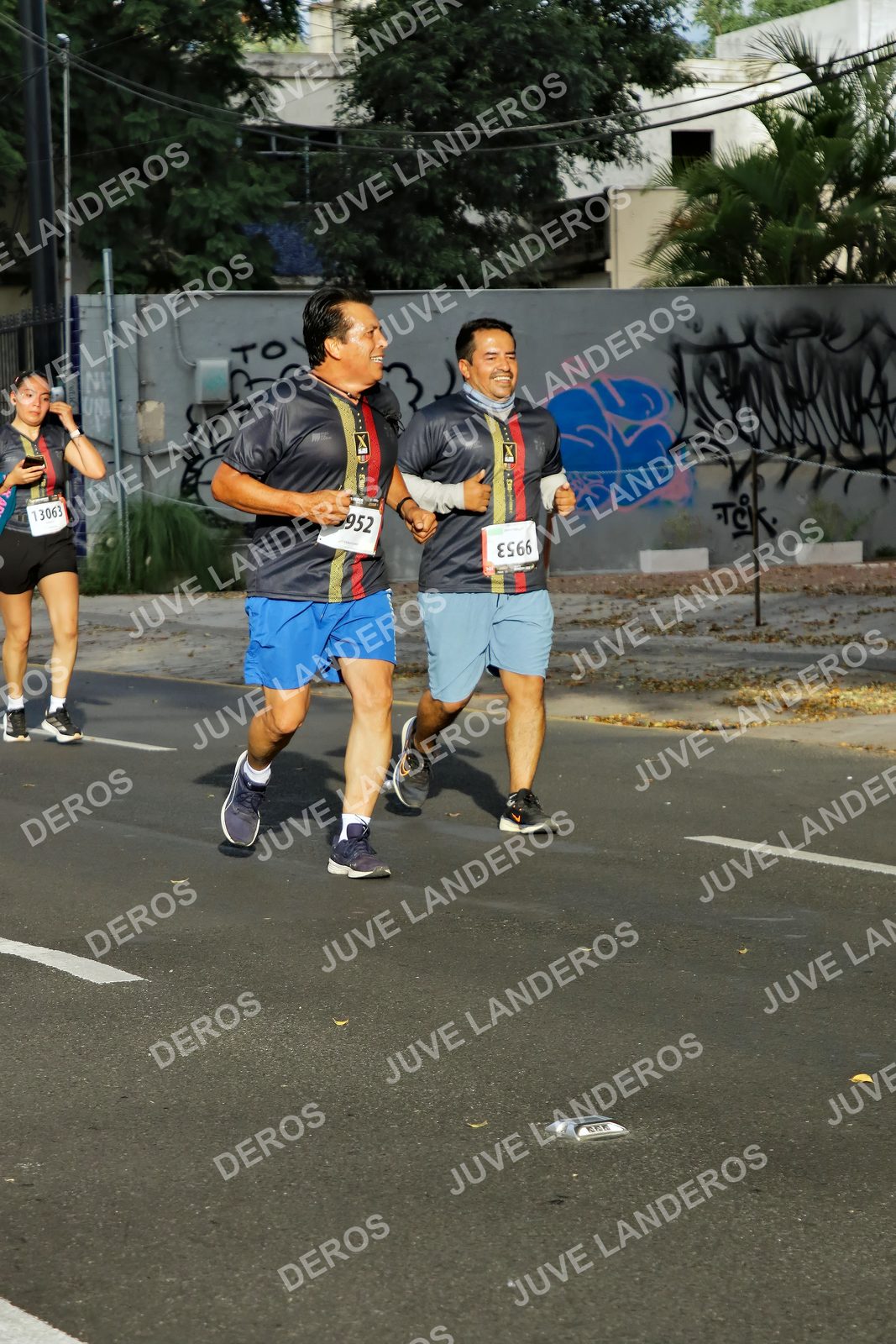 Foto de la X Carrera Leones Negros Red Cola 2026 en Rectoría General de la UdeG, Av. Juárez 976 (meta en Av. Enrique Díaz de León y Pedro Moreno), Guadalajara a las 08:01 · dorsal 952, 13063