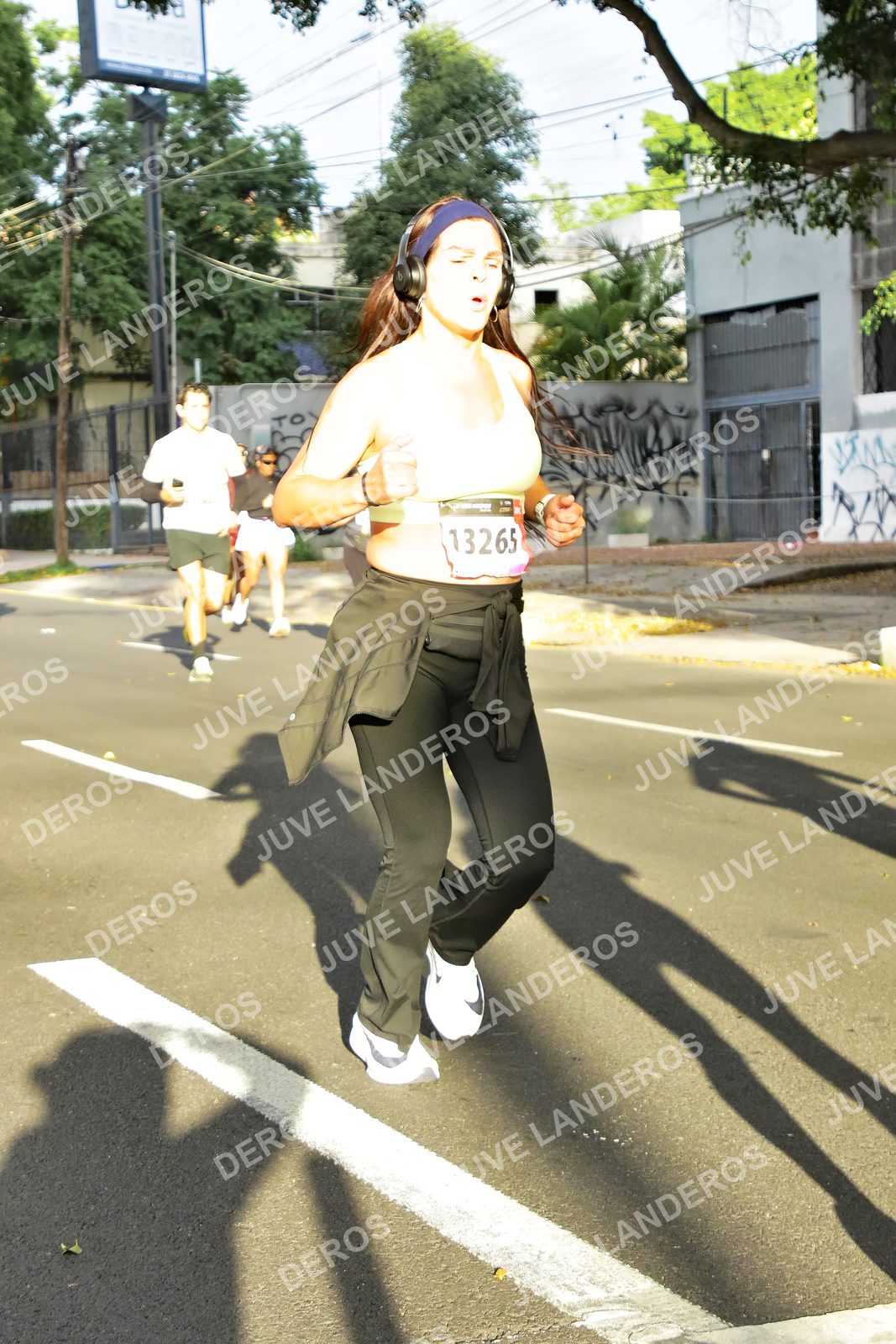 Foto de la X Carrera Leones Negros Red Cola 2026 en Rectoría General de la UdeG, Av. Juárez 976 (meta en Av. Enrique Díaz de León y Pedro Moreno), Guadalajara a las 07:46 · dorsal 13265