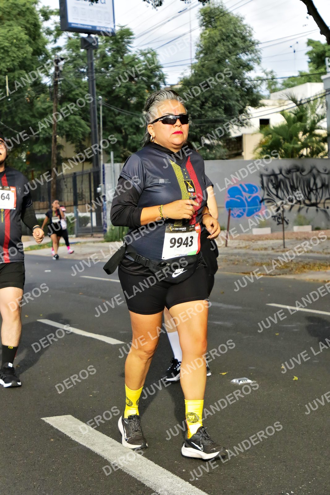 Foto de la X Carrera Leones Negros Red Cola 2026 en Rectoría General de la UdeG, Av. Juárez 976 (meta en Av. Enrique Díaz de León y Pedro Moreno), Guadalajara a las 08:12 · dorsal 9943, 64
