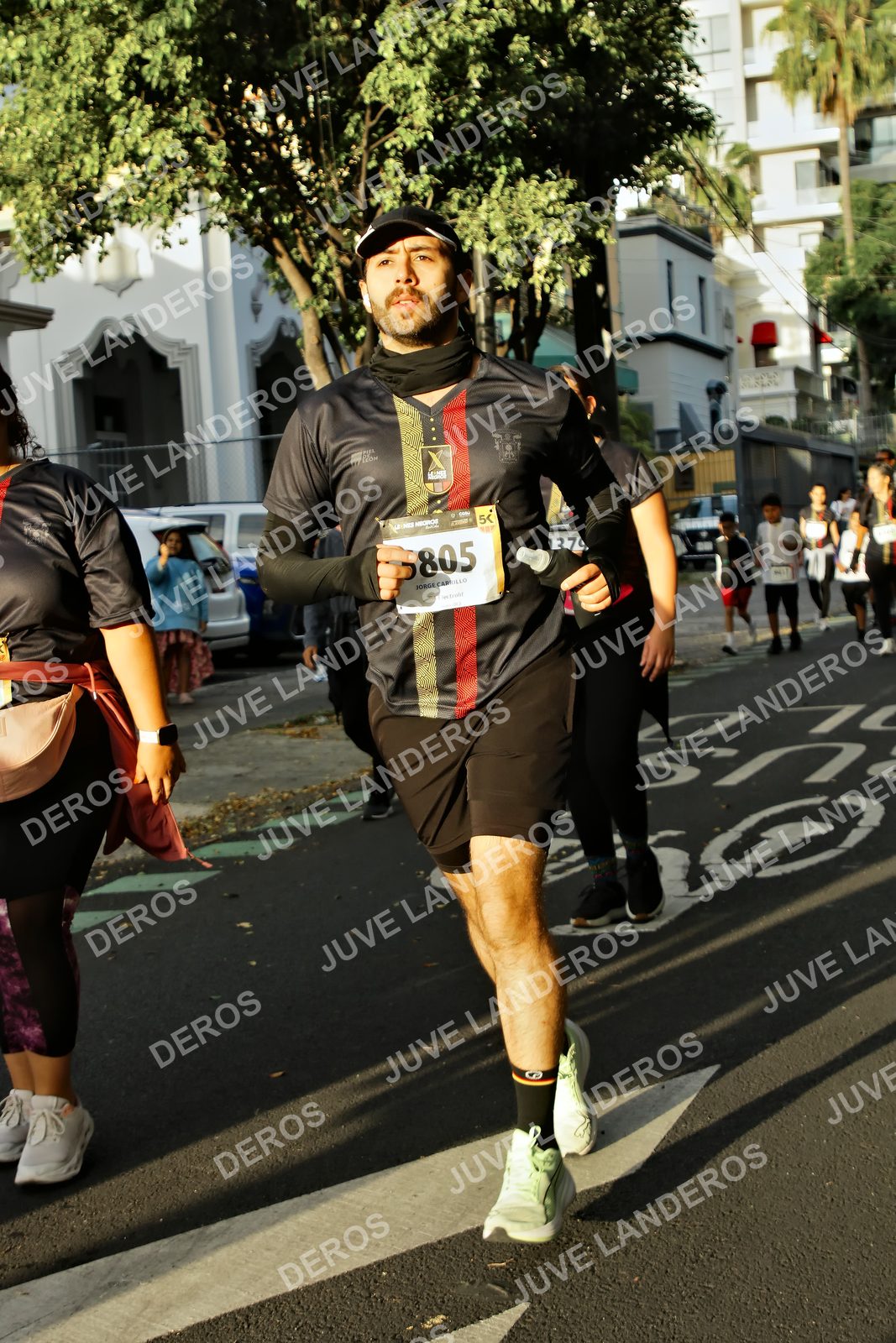 Foto de la X Carrera Leones Negros Red Cola 2026 en Rectoría General de la UdeG, Av. Juárez 976 (meta en Av. Enrique Díaz de León y Pedro Moreno), Guadalajara a las 07:29