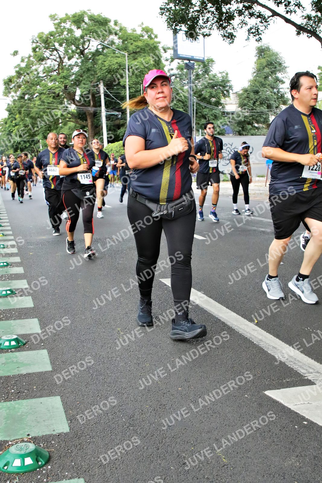 Foto de la X Carrera Leones Negros Red Cola 2026 en Rectoría General de la UdeG, Av. Juárez 976 (meta en Av. Enrique Díaz de León y Pedro Moreno), Guadalajara a las 07:15 · dorsal 4662, 1145, 5553, 1228