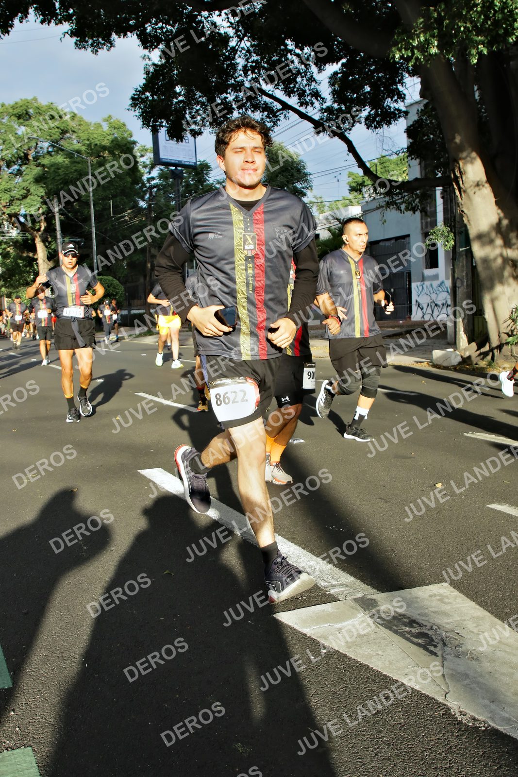 Foto de la X Carrera Leones Negros Red Cola 2026 en Rectoría General de la UdeG, Av. Juárez 976 (meta en Av. Enrique Díaz de León y Pedro Moreno), Guadalajara a las 07:47 · dorsal 8622, 90