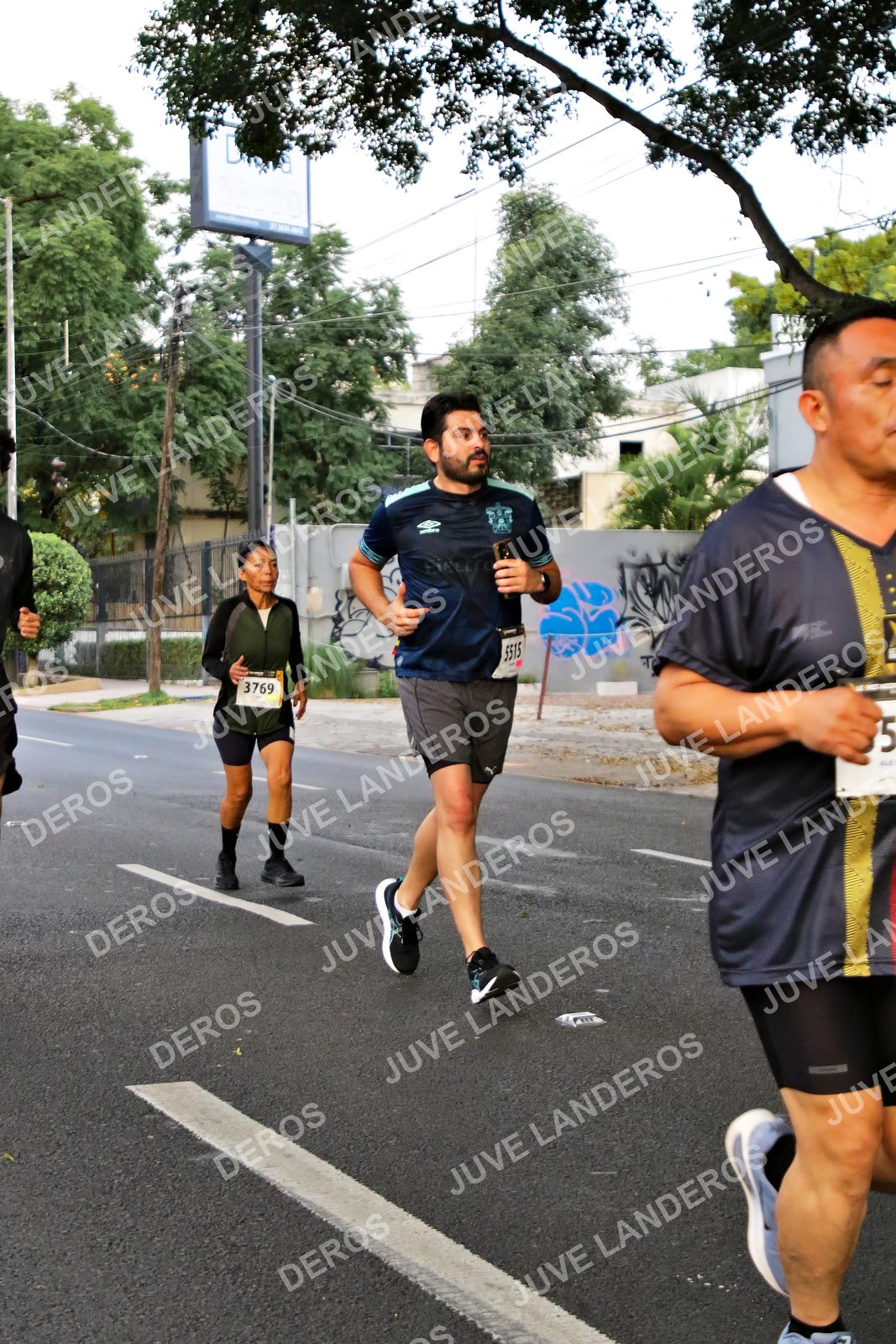 Foto de la X Carrera Leones Negros Red Cola 2026 en Rectoría General de la UdeG, Av. Juárez 976 (meta en Av. Enrique Díaz de León y Pedro Moreno), Guadalajara a las 04:58 · dorsal 3769, 5515