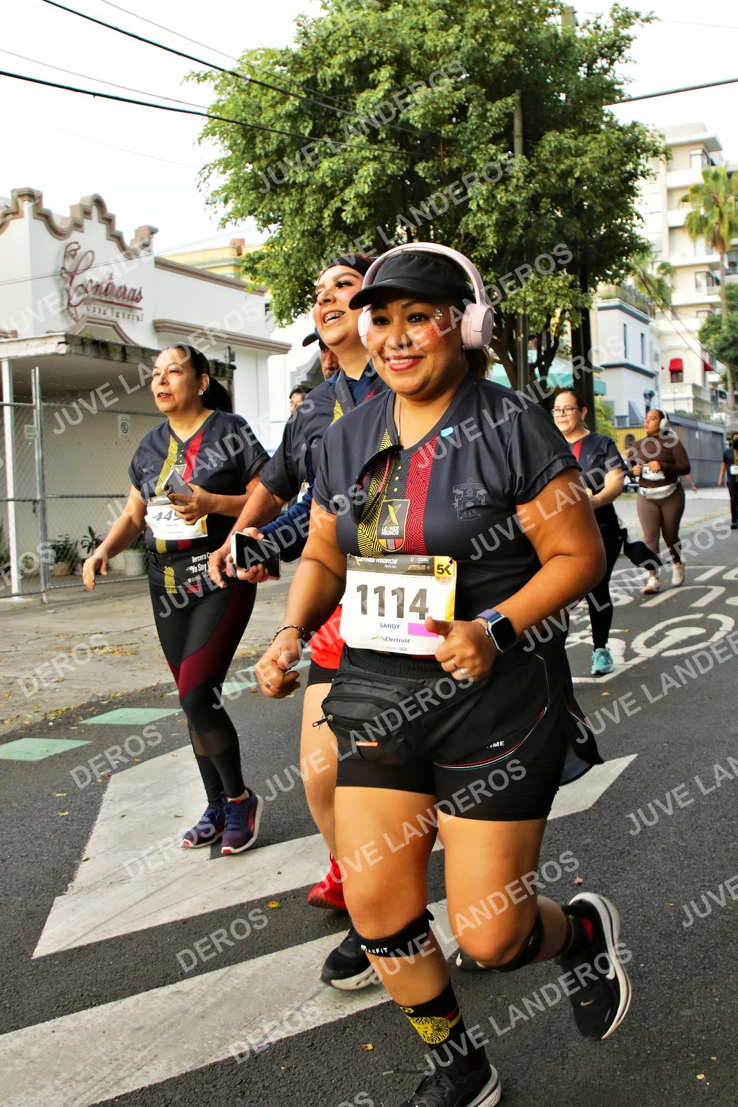 Foto de la X Carrera Leones Negros Red Cola 2026 en Rectoría General de la UdeG, Av. Juárez 976 (meta en Av. Enrique Díaz de León y Pedro Moreno), Guadalajara a las 07:20 · dorsal 1114