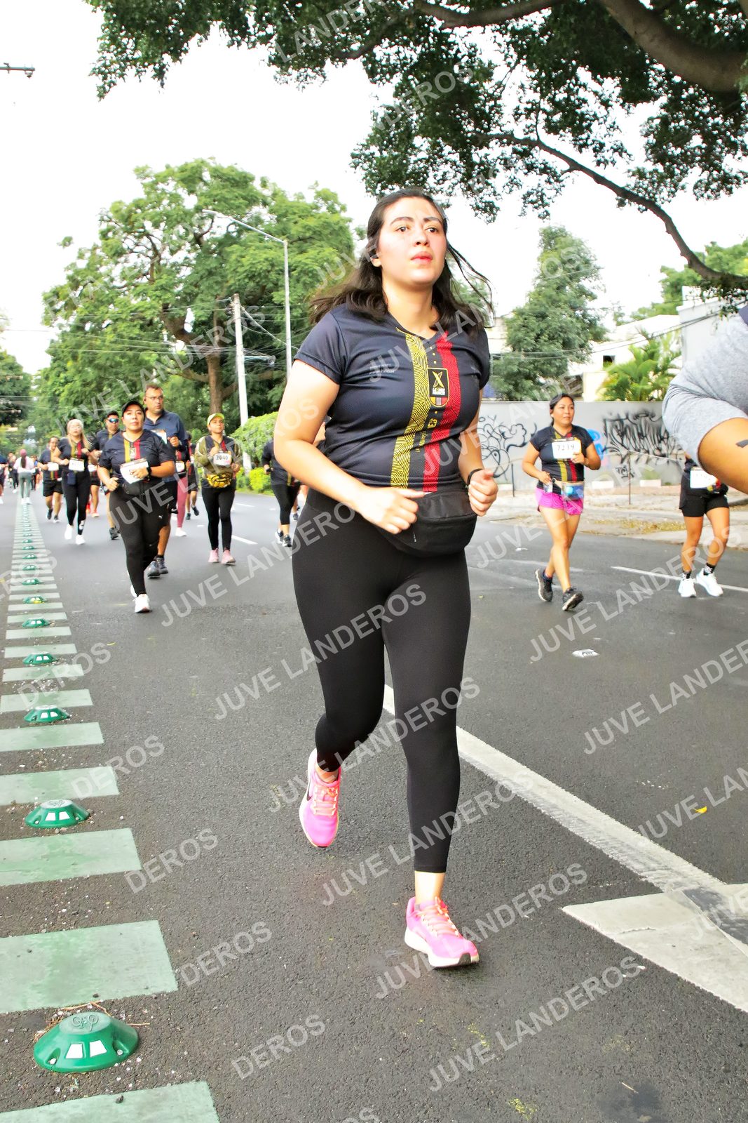 Foto de la X Carrera Leones Negros Red Cola 2026 en Rectoría General de la UdeG, Av. Juárez 976 (meta en Av. Enrique Díaz de León y Pedro Moreno), Guadalajara a las 07:19