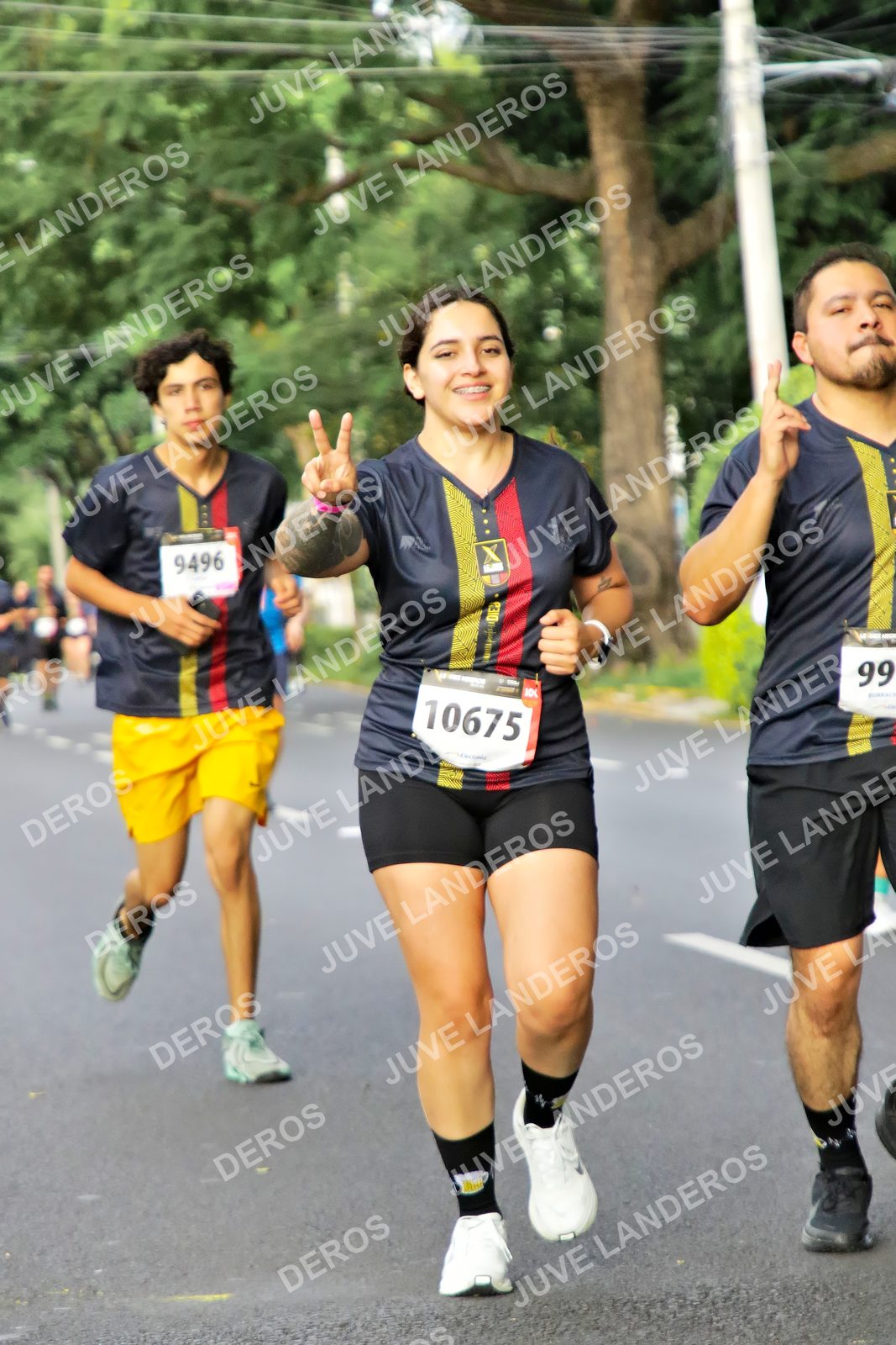 Foto de la X Carrera Leones Negros Red Cola 2026 en Rectoría General de la UdeG, Av. Juárez 976 (meta en Av. Enrique Díaz de León y Pedro Moreno), Guadalajara a las 08:16 · dorsal 10675, 99, 9496