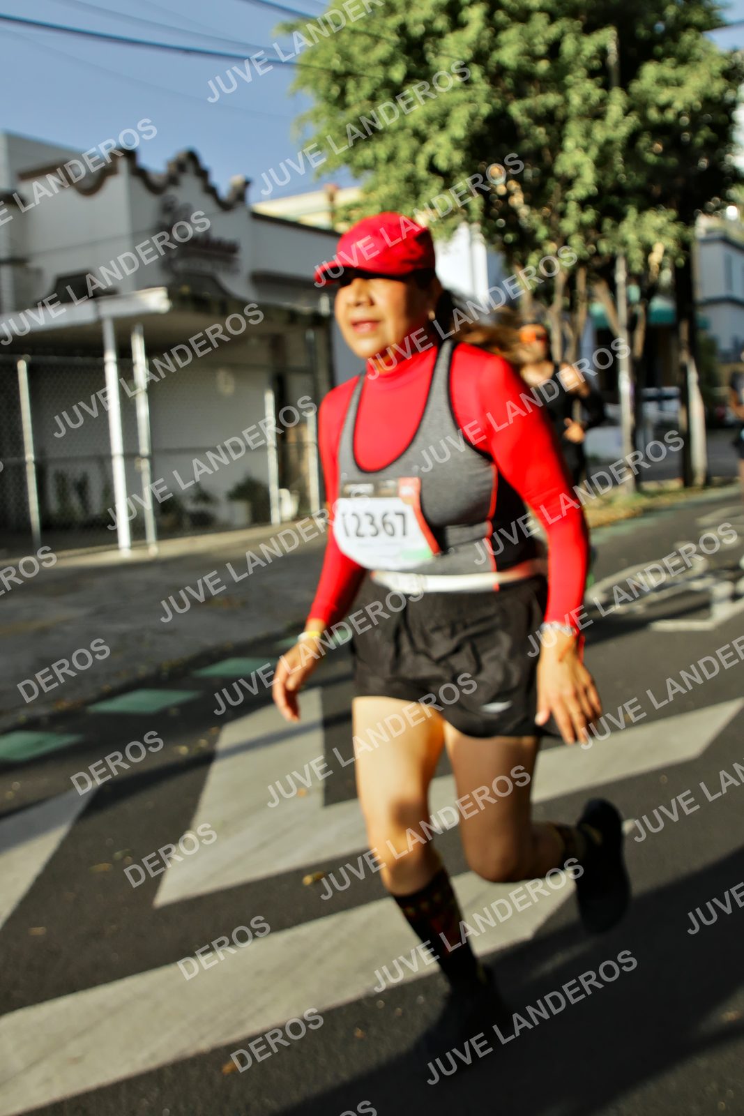 Foto de la X Carrera Leones Negros Red Cola 2026 en Rectoría General de la UdeG, Av. Juárez 976 (meta en Av. Enrique Díaz de León y Pedro Moreno), Guadalajara a las 07:51 · dorsal 12367