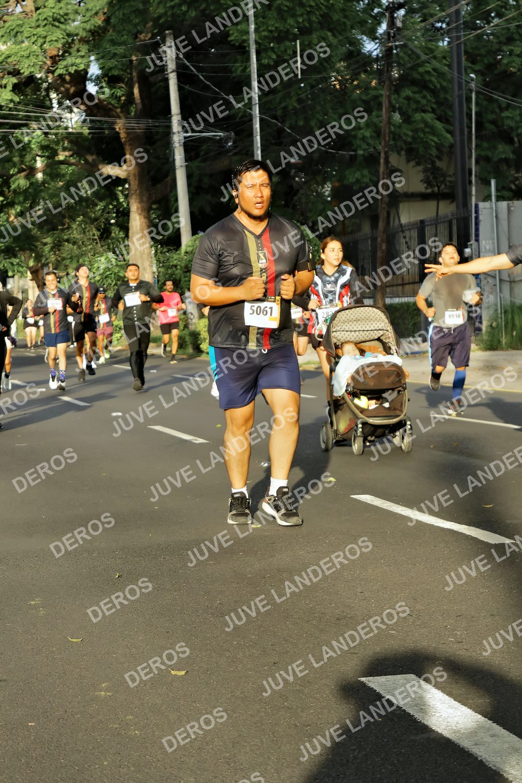 Foto de la X Carrera Leones Negros Red Cola 2026 en Rectoría General de la UdeG, Av. Juárez 976 (meta en Av. Enrique Díaz de León y Pedro Moreno), Guadalajara a las 07:36 · dorsal 5061, 8956