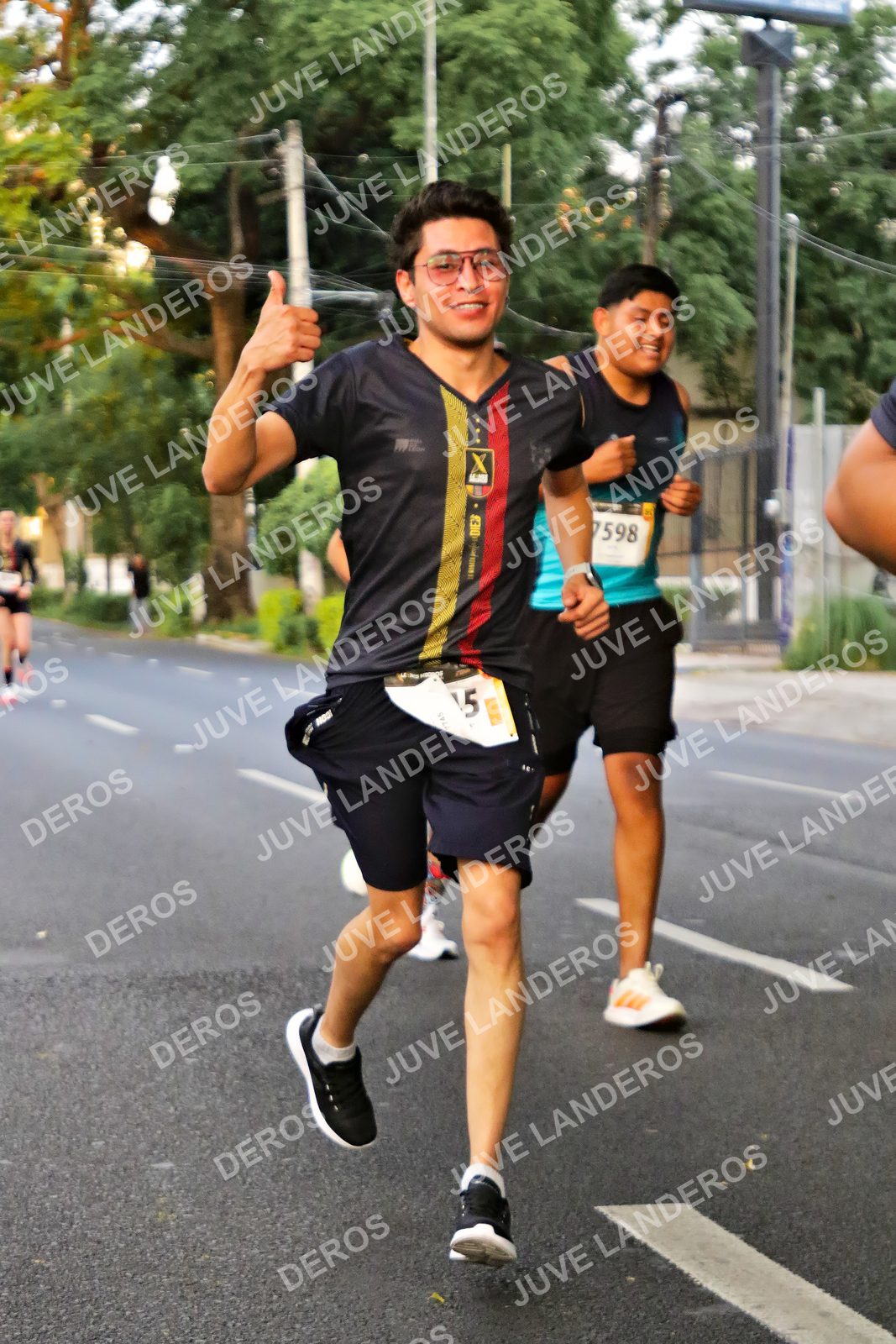 Foto de la X Carrera Leones Negros Red Cola 2026 en Rectoría General de la UdeG, Av. Juárez 976 (meta en Av. Enrique Díaz de León y Pedro Moreno), Guadalajara a las 04:59 · dorsal 7598
