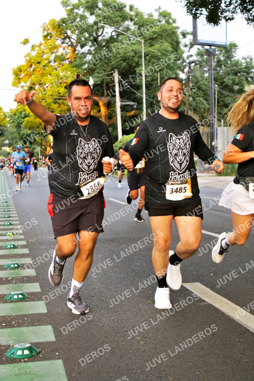 Foto de la X Carrera Leones Negros Red Cola 2026 en Rectoría General de la UdeG, Av. Juárez 976 (meta en Av. Enrique Díaz de León y Pedro Moreno), Guadalajara a las 05:00 · dorsal 3485, 2866