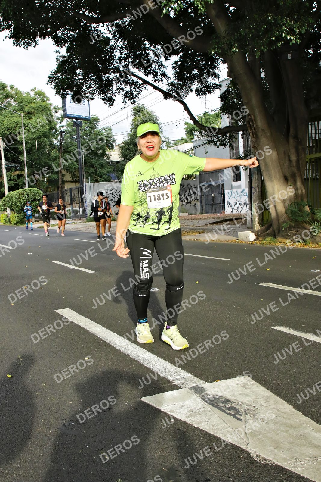 Foto de la X Carrera Leones Negros Red Cola 2026 en Rectoría General de la UdeG, Av. Juárez 976 (meta en Av. Enrique Díaz de León y Pedro Moreno), Guadalajara a las 08:11 · dorsal 11815