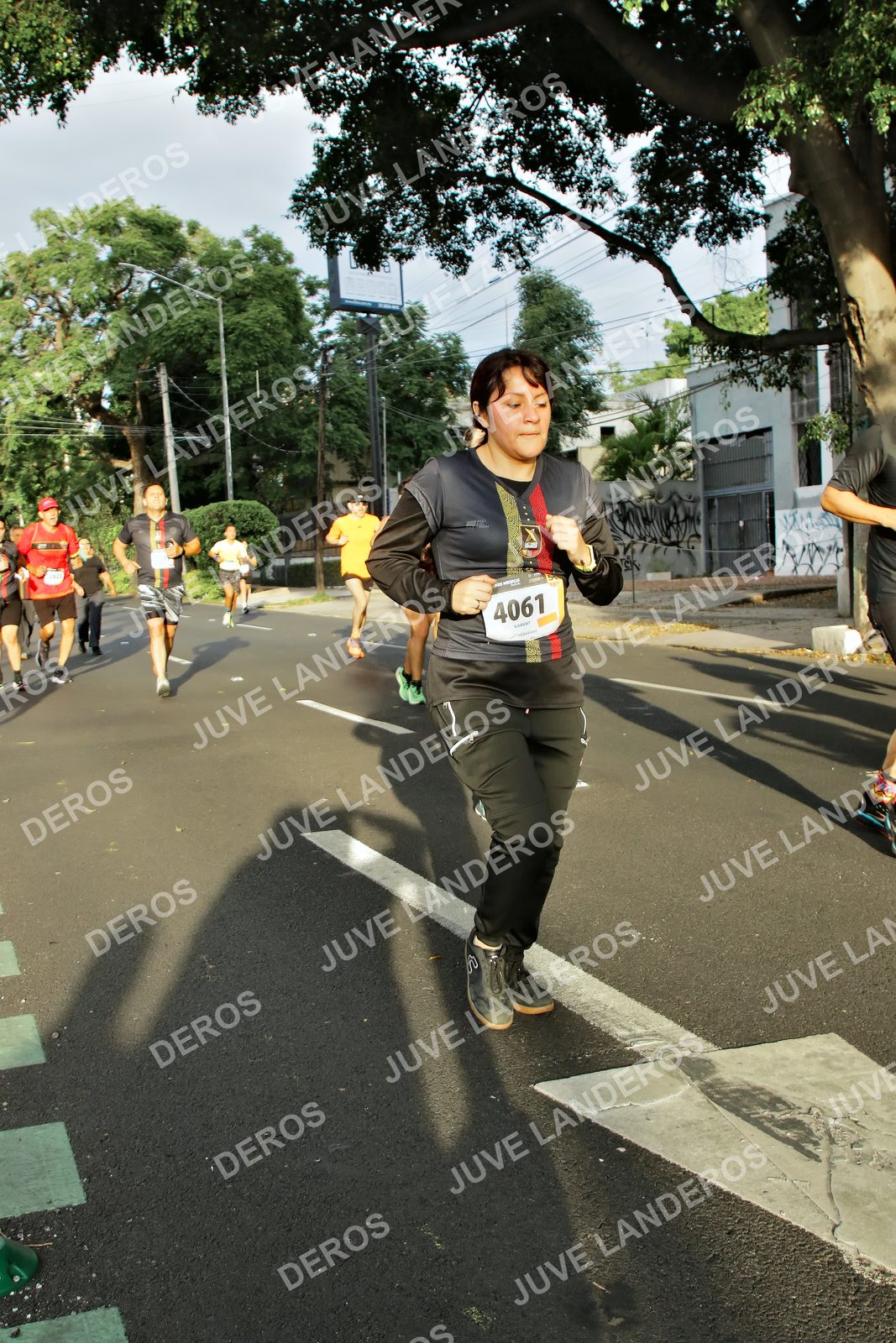 Foto de la X Carrera Leones Negros Red Cola 2026 en Rectoría General de la UdeG, Av. Juárez 976 (meta en Av. Enrique Díaz de León y Pedro Moreno), Guadalajara a las 07:36 · dorsal 4061