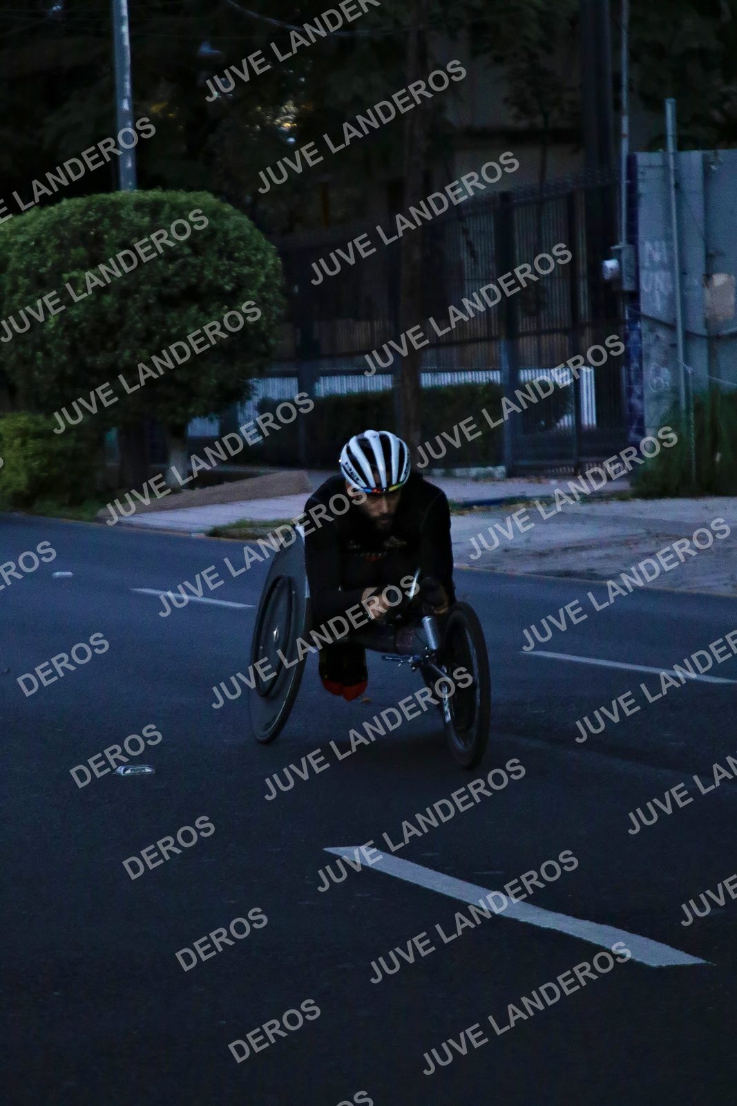 Foto de la X Carrera Leones Negros Red Cola 2026 en Rectoría General de la UdeG, Av. Juárez 976 (meta en Av. Enrique Díaz de León y Pedro Moreno), Guadalajara a las 04:46