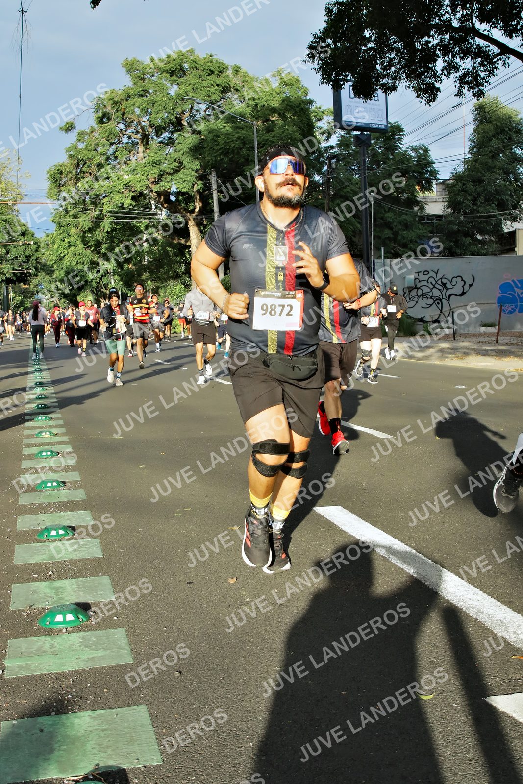 Foto de la X Carrera Leones Negros Red Cola 2026 en Rectoría General de la UdeG, Av. Juárez 976 (meta en Av. Enrique Díaz de León y Pedro Moreno), Guadalajara a las 07:48 · dorsal 9872