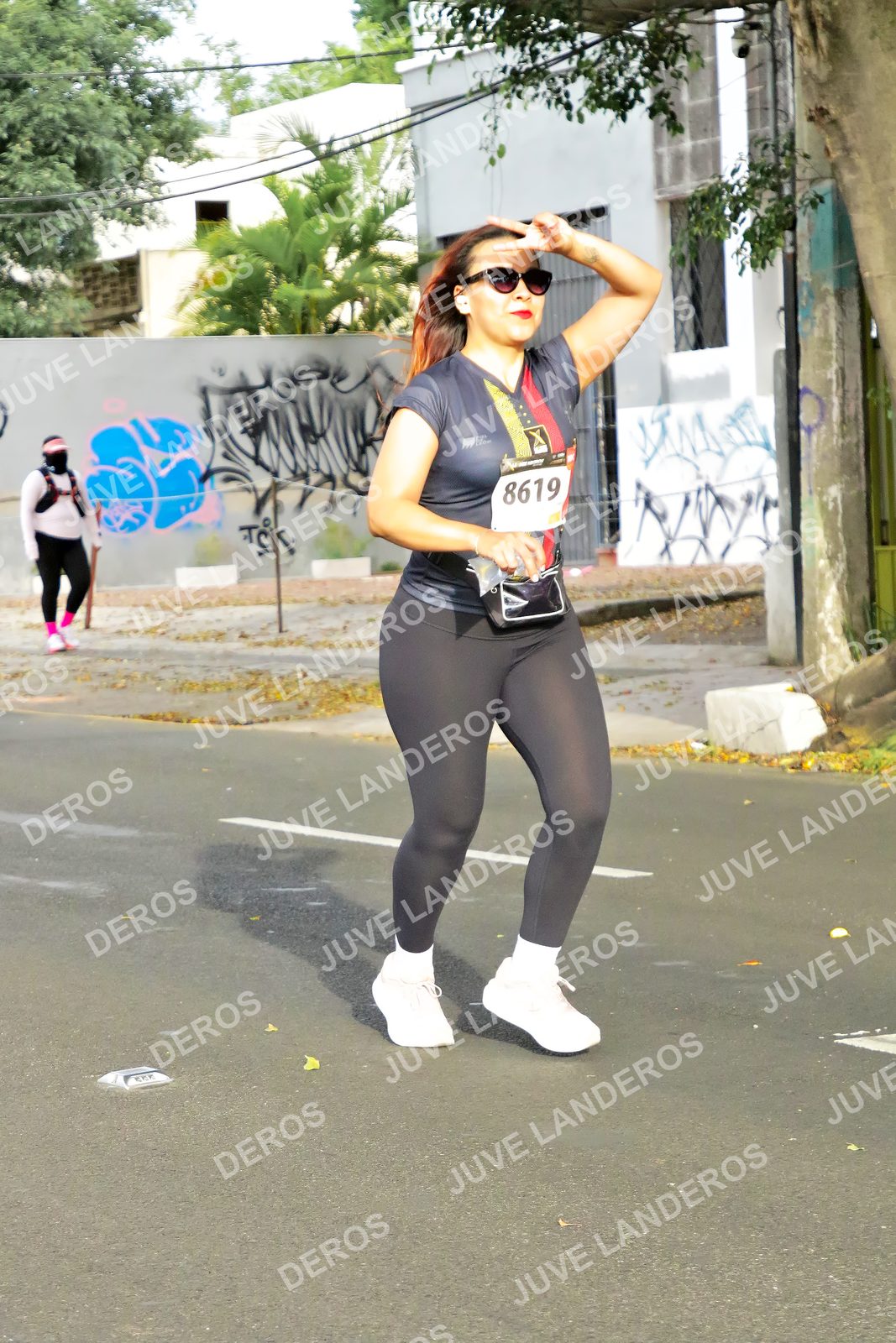 Foto de la X Carrera Leones Negros Red Cola 2026 en Rectoría General de la UdeG, Av. Juárez 976 (meta en Av. Enrique Díaz de León y Pedro Moreno), Guadalajara a las 08:13 · dorsal 8619