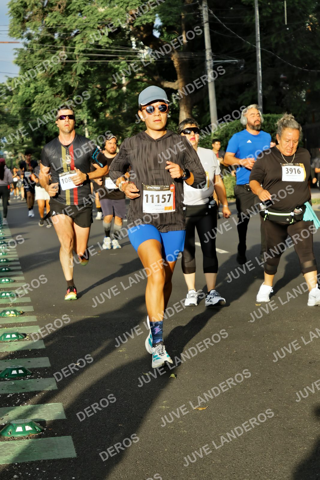 Foto de la X Carrera Leones Negros Red Cola 2026 en Rectoría General de la UdeG, Av. Juárez 976 (meta en Av. Enrique Díaz de León y Pedro Moreno), Guadalajara a las 07:37 · dorsal 11157, 3916, 108