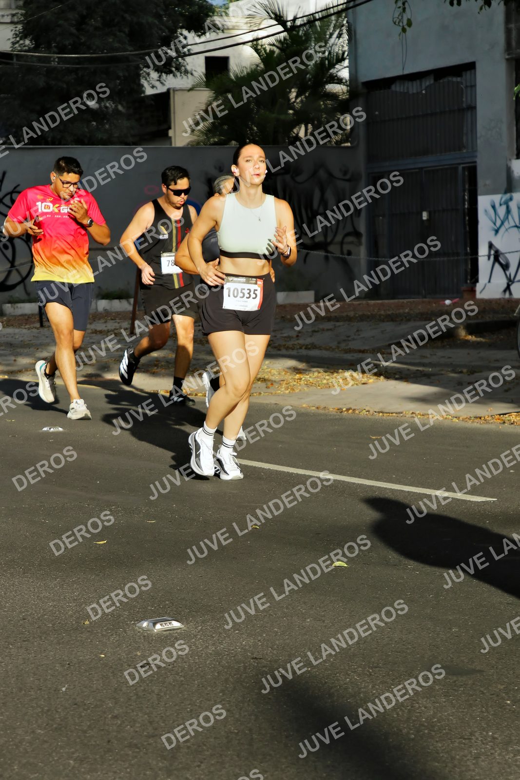 Foto de la X Carrera Leones Negros Red Cola 2026 en Rectoría General de la UdeG, Av. Juárez 976 (meta en Av. Enrique Díaz de León y Pedro Moreno), Guadalajara a las 07:56 · dorsal 10535, 78