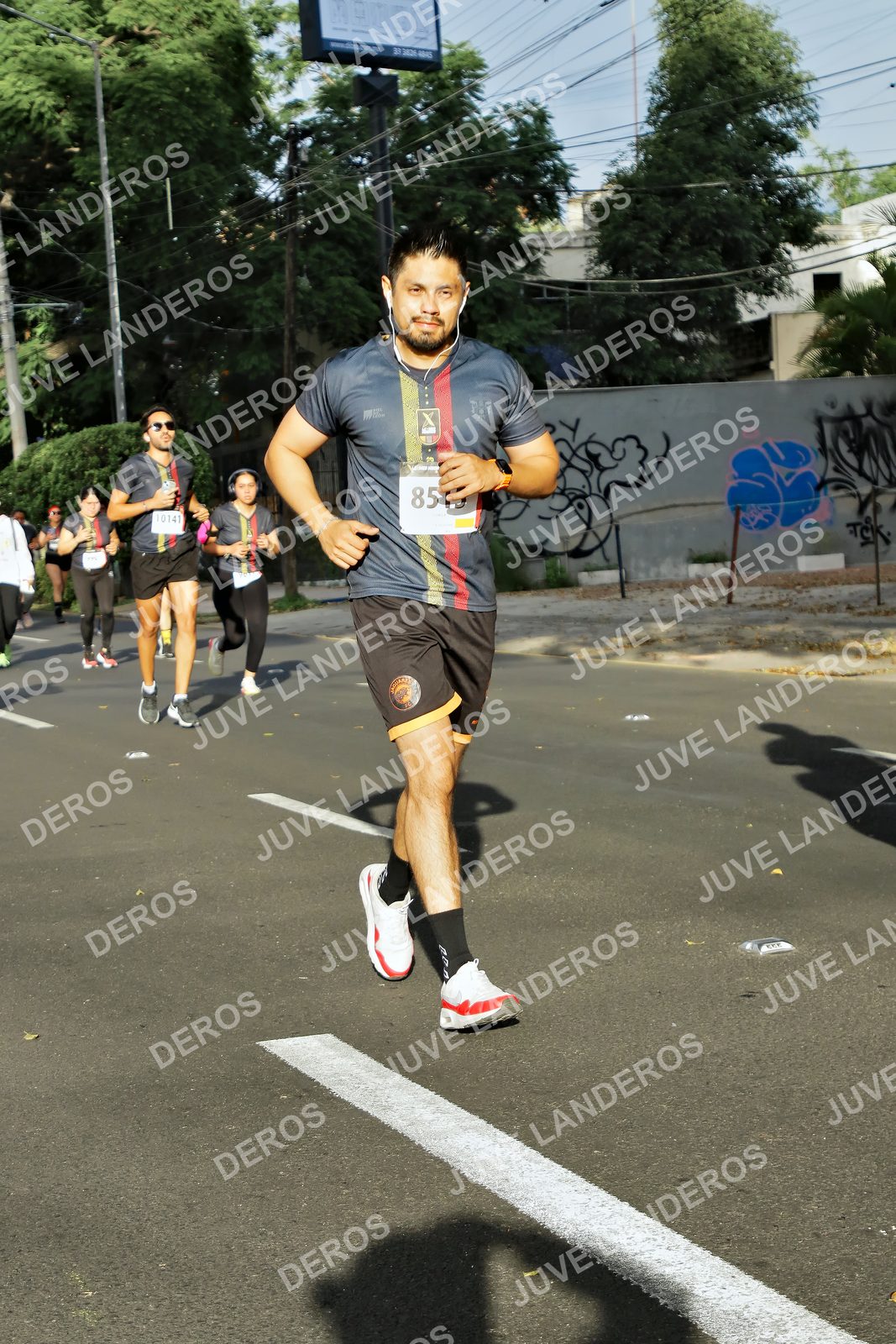 Foto de la X Carrera Leones Negros Red Cola 2026 en Rectoría General de la UdeG, Av. Juárez 976 (meta en Av. Enrique Díaz de León y Pedro Moreno), Guadalajara a las 07:57 · dorsal 10141