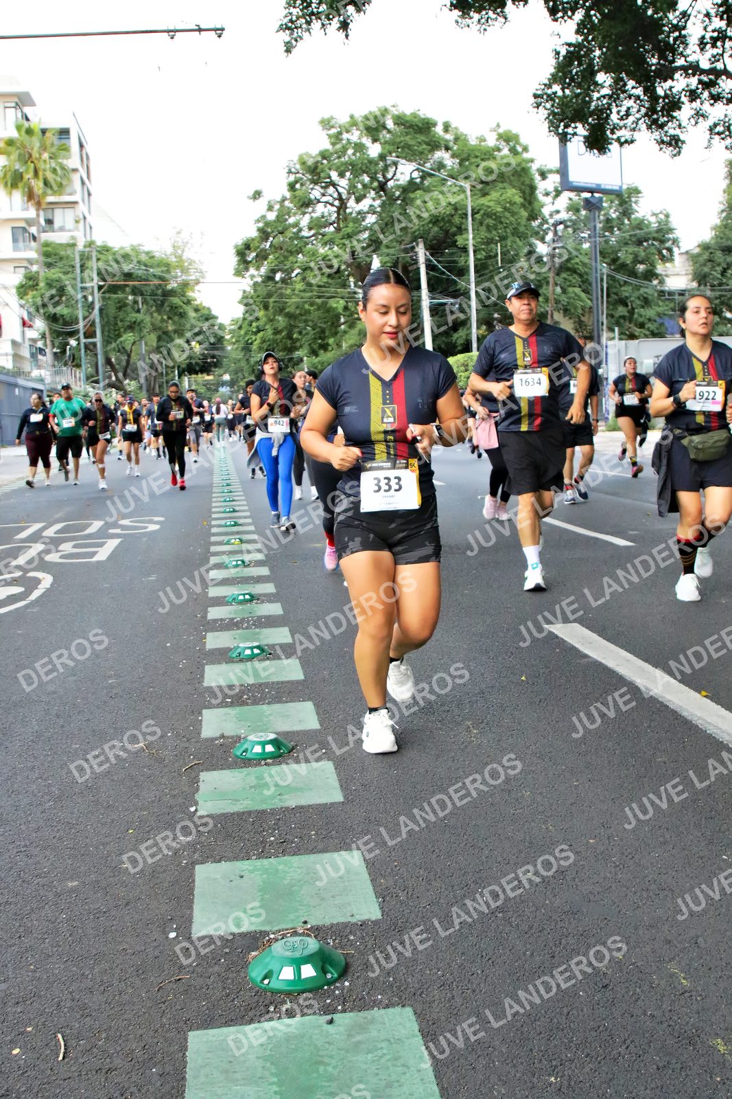 Foto de la X Carrera Leones Negros Red Cola 2026 en Rectoría General de la UdeG, Av. Juárez 976 (meta en Av. Enrique Díaz de León y Pedro Moreno), Guadalajara a las 05:13 · dorsal 922, 333, 1634