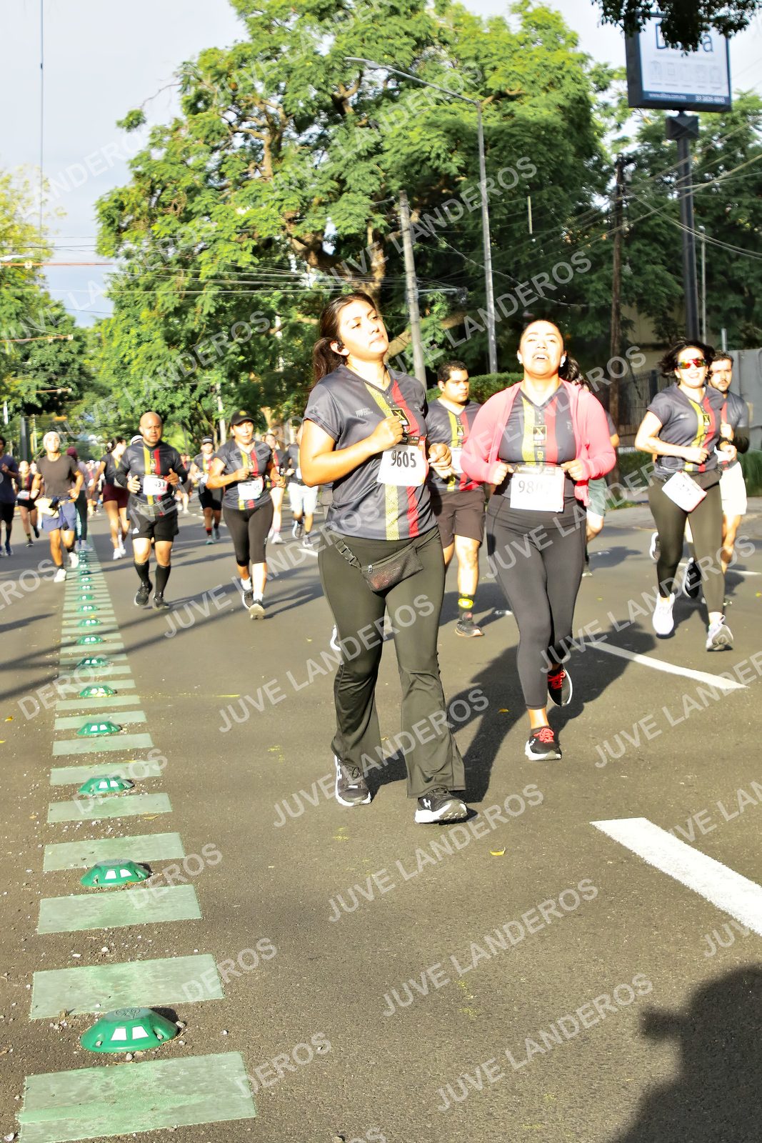 Foto de la X Carrera Leones Negros Red Cola 2026 en Rectoría General de la UdeG, Av. Juárez 976 (meta en Av. Enrique Díaz de León y Pedro Moreno), Guadalajara a las 07:59 · dorsal 9605