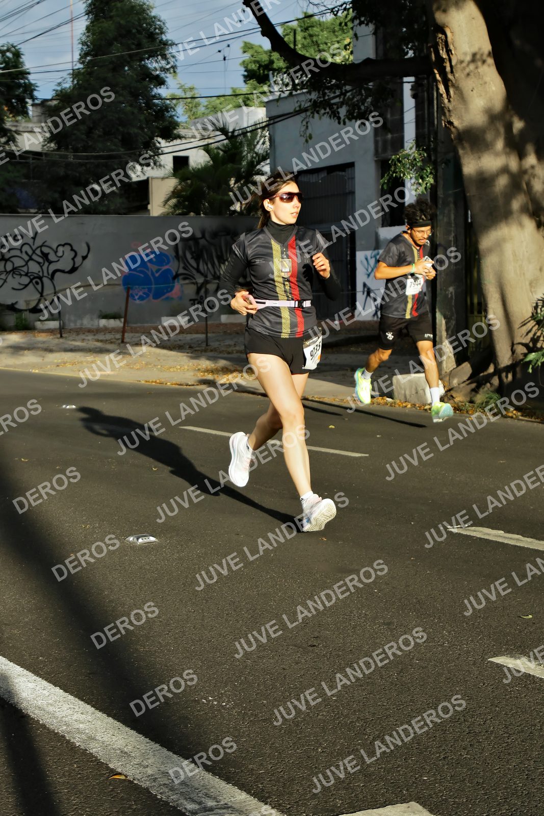 Foto de la X Carrera Leones Negros Red Cola 2026 en Rectoría General de la UdeG, Av. Juárez 976 (meta en Av. Enrique Díaz de León y Pedro Moreno), Guadalajara a las 07:41