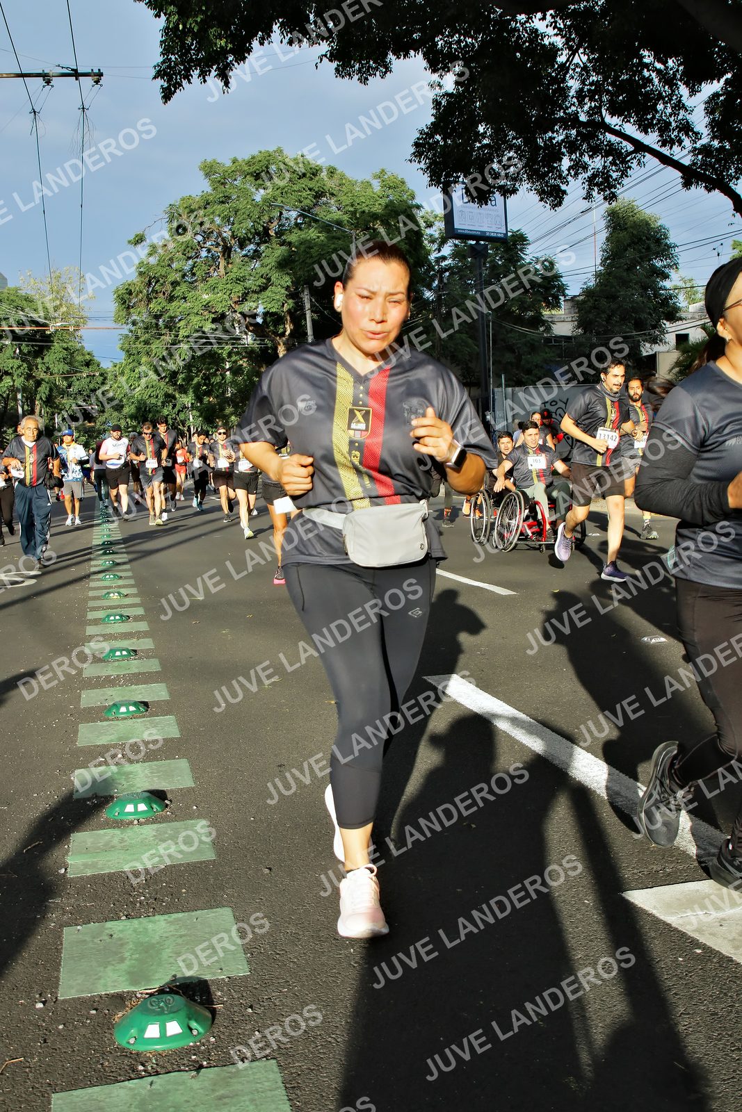 Foto de la X Carrera Leones Negros Red Cola 2026 en Rectoría General de la UdeG, Av. Juárez 976 (meta en Av. Enrique Díaz de León y Pedro Moreno), Guadalajara a las 07:48