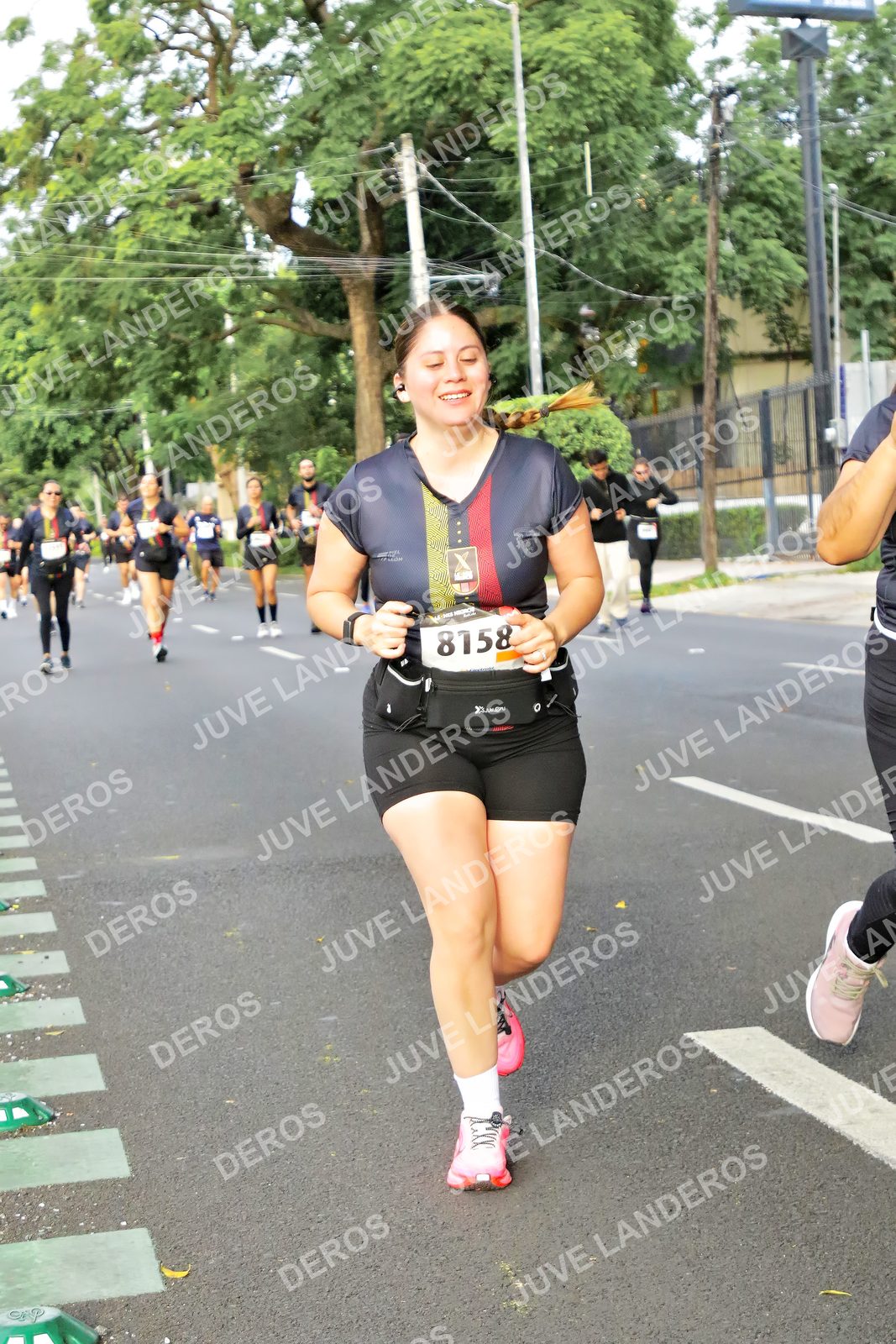 Foto de la X Carrera Leones Negros Red Cola 2026 en Rectoría General de la UdeG, Av. Juárez 976 (meta en Av. Enrique Díaz de León y Pedro Moreno), Guadalajara a las 08:08 · dorsal 8158