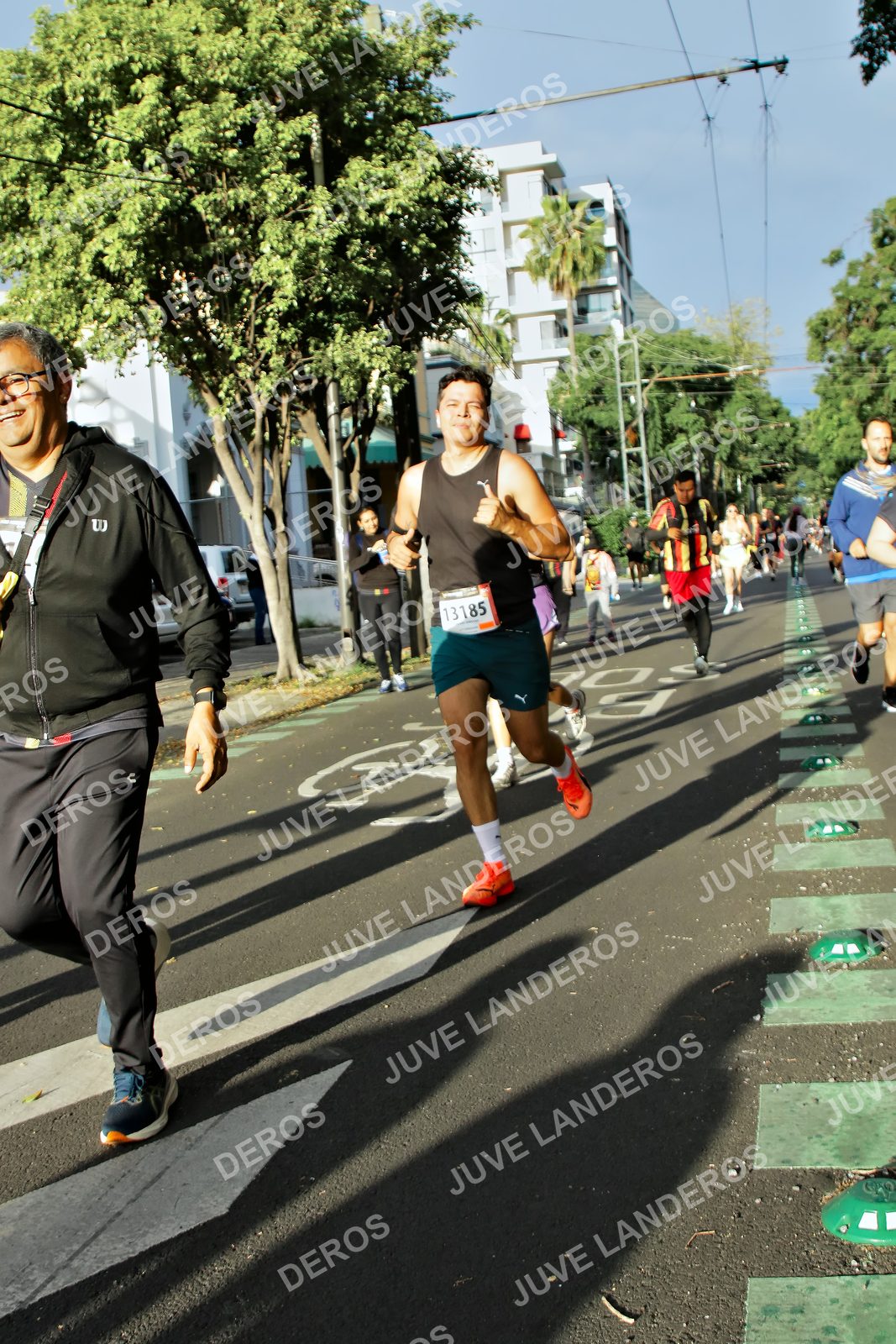 Foto de la X Carrera Leones Negros Red Cola 2026 en Rectoría General de la UdeG, Av. Juárez 976 (meta en Av. Enrique Díaz de León y Pedro Moreno), Guadalajara a las 07:49 · dorsal 13185