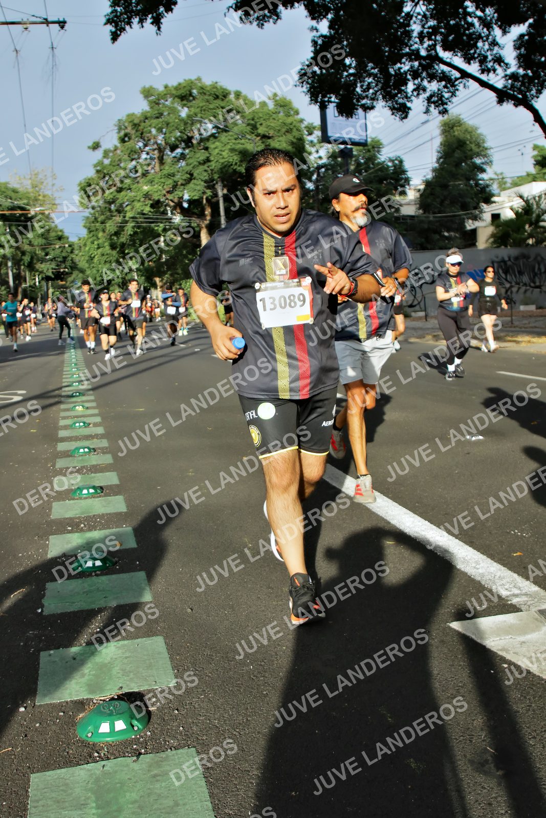 Foto de la X Carrera Leones Negros Red Cola 2026 en Rectoría General de la UdeG, Av. Juárez 976 (meta en Av. Enrique Díaz de León y Pedro Moreno), Guadalajara a las 07:59 · dorsal 13089