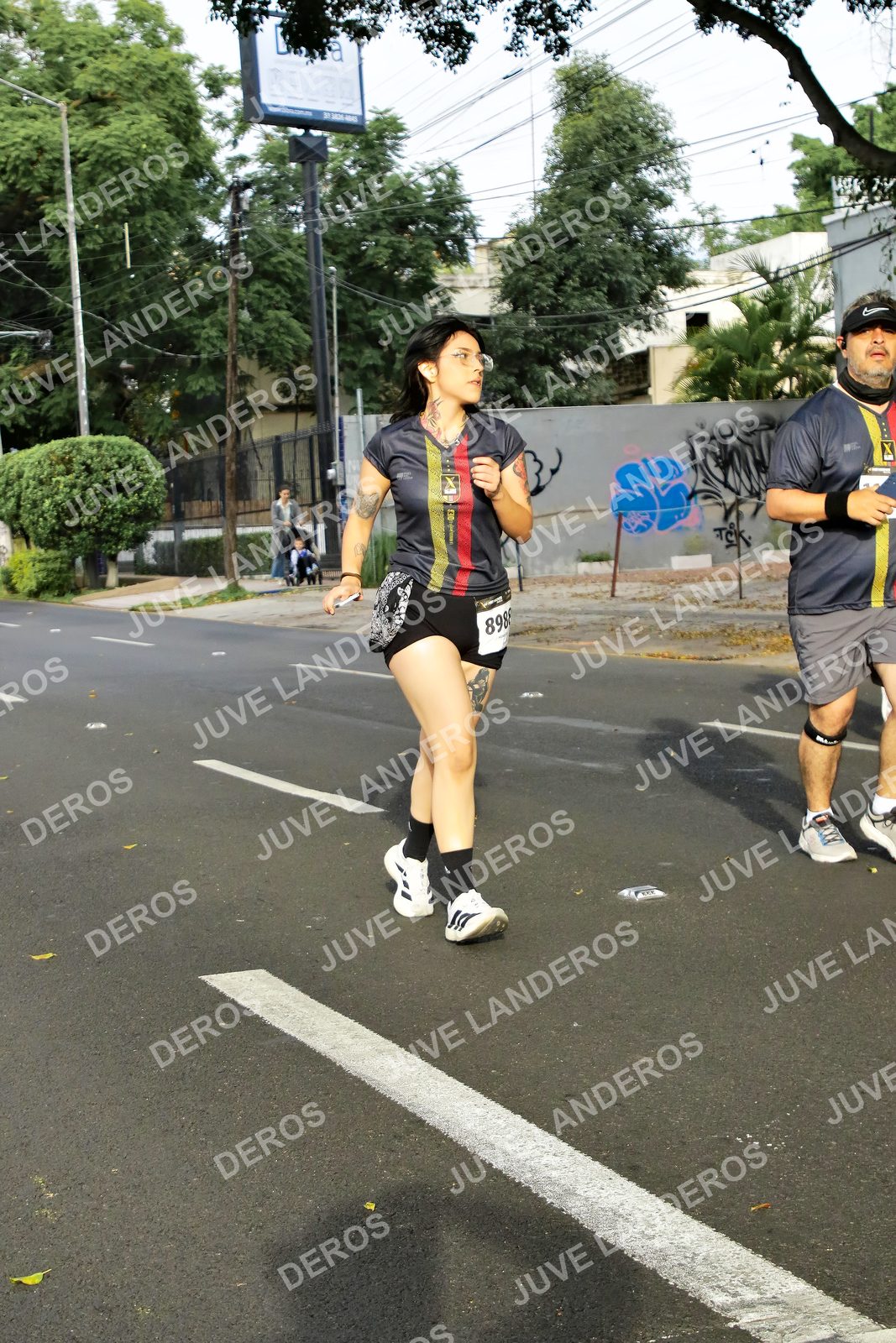 Foto de la X Carrera Leones Negros Red Cola 2026 en Rectoría General de la UdeG, Av. Juárez 976 (meta en Av. Enrique Díaz de León y Pedro Moreno), Guadalajara a las 08:04 · dorsal 898