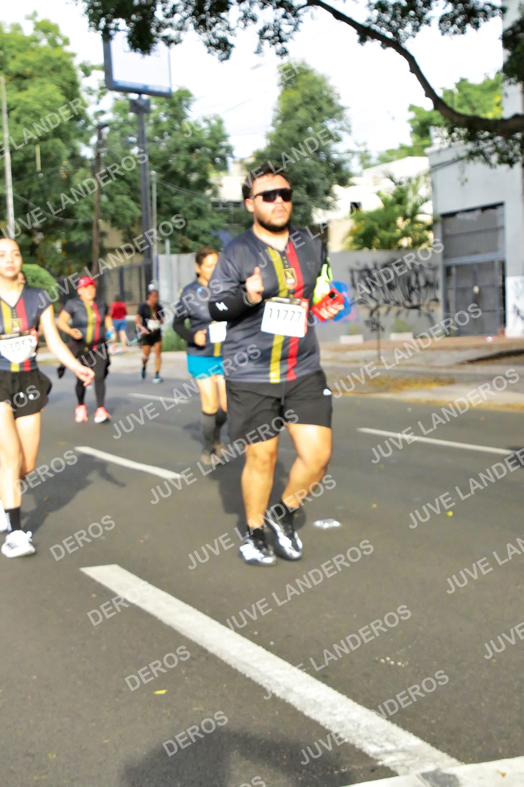 Foto de la X Carrera Leones Negros Red Cola 2026 en Rectoría General de la UdeG, Av. Juárez 976 (meta en Av. Enrique Díaz de León y Pedro Moreno), Guadalajara a las 08:12 · dorsal 11777