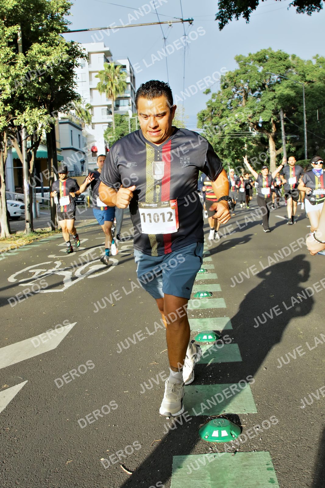 Foto de la X Carrera Leones Negros Red Cola 2026 en Rectoría General de la UdeG, Av. Juárez 976 (meta en Av. Enrique Díaz de León y Pedro Moreno), Guadalajara a las 07:55 · dorsal 11012
