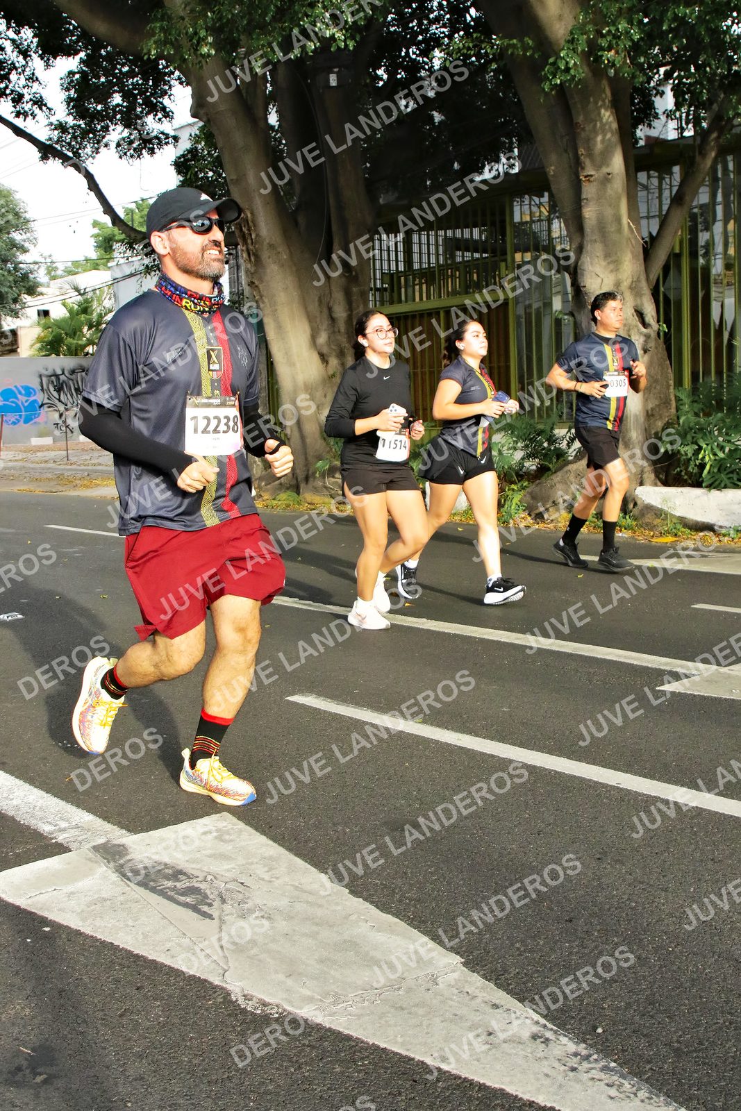 Foto de la X Carrera Leones Negros Red Cola 2026 en Rectoría General de la UdeG, Av. Juárez 976 (meta en Av. Enrique Díaz de León y Pedro Moreno), Guadalajara a las 08:05 · dorsal 12238, 305, 1514