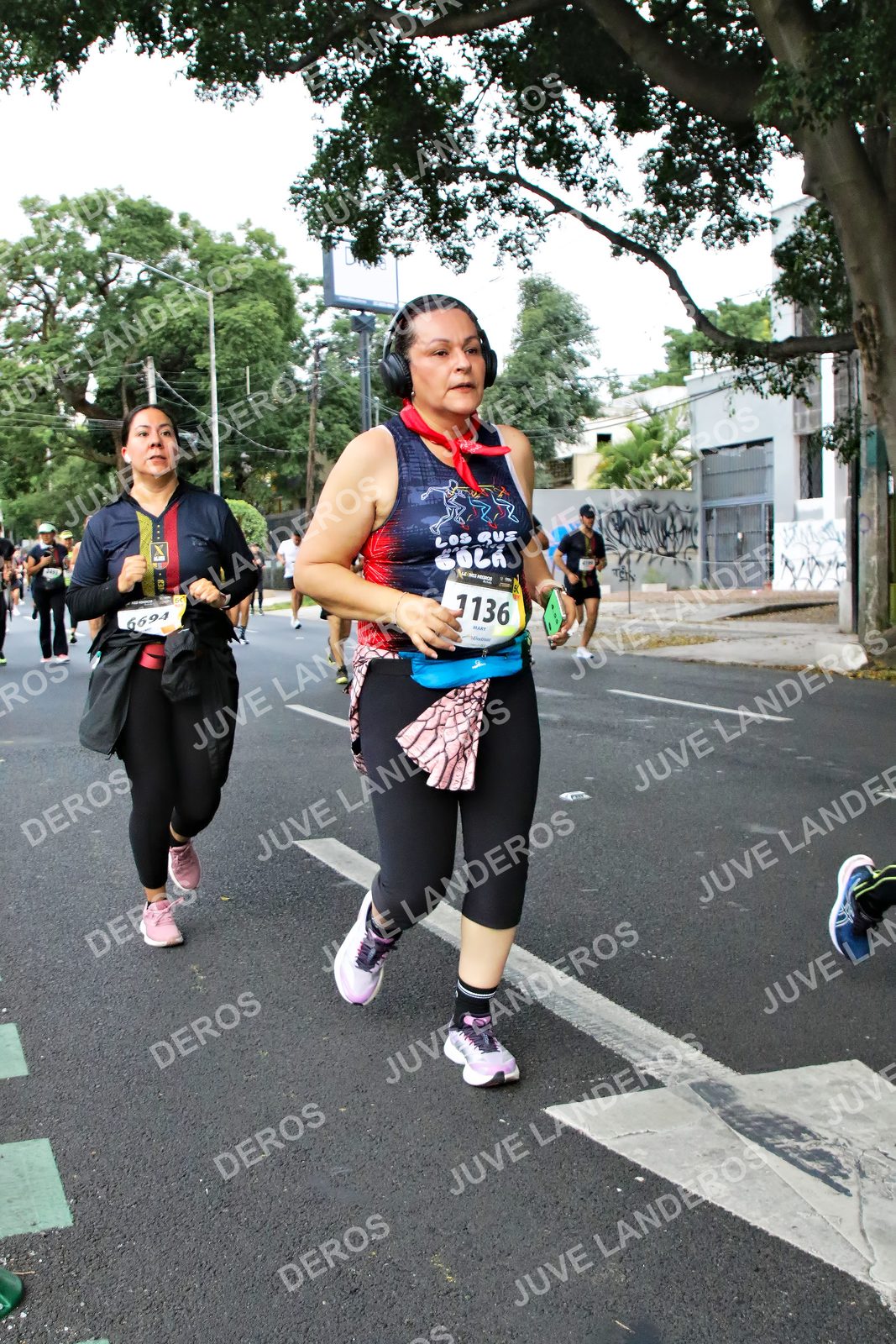 Foto de la X Carrera Leones Negros Red Cola 2026 en Rectoría General de la UdeG, Av. Juárez 976 (meta en Av. Enrique Díaz de León y Pedro Moreno), Guadalajara a las 05:11 · dorsal 1136
