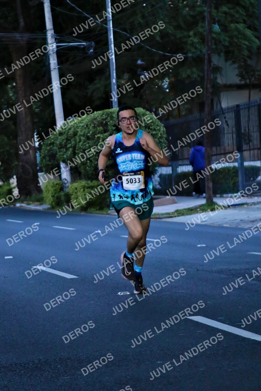 Foto de la X Carrera Leones Negros Red Cola 2026 en Rectoría General de la UdeG, Av. Juárez 976 (meta en Av. Enrique Díaz de León y Pedro Moreno), Guadalajara a las 04:50
