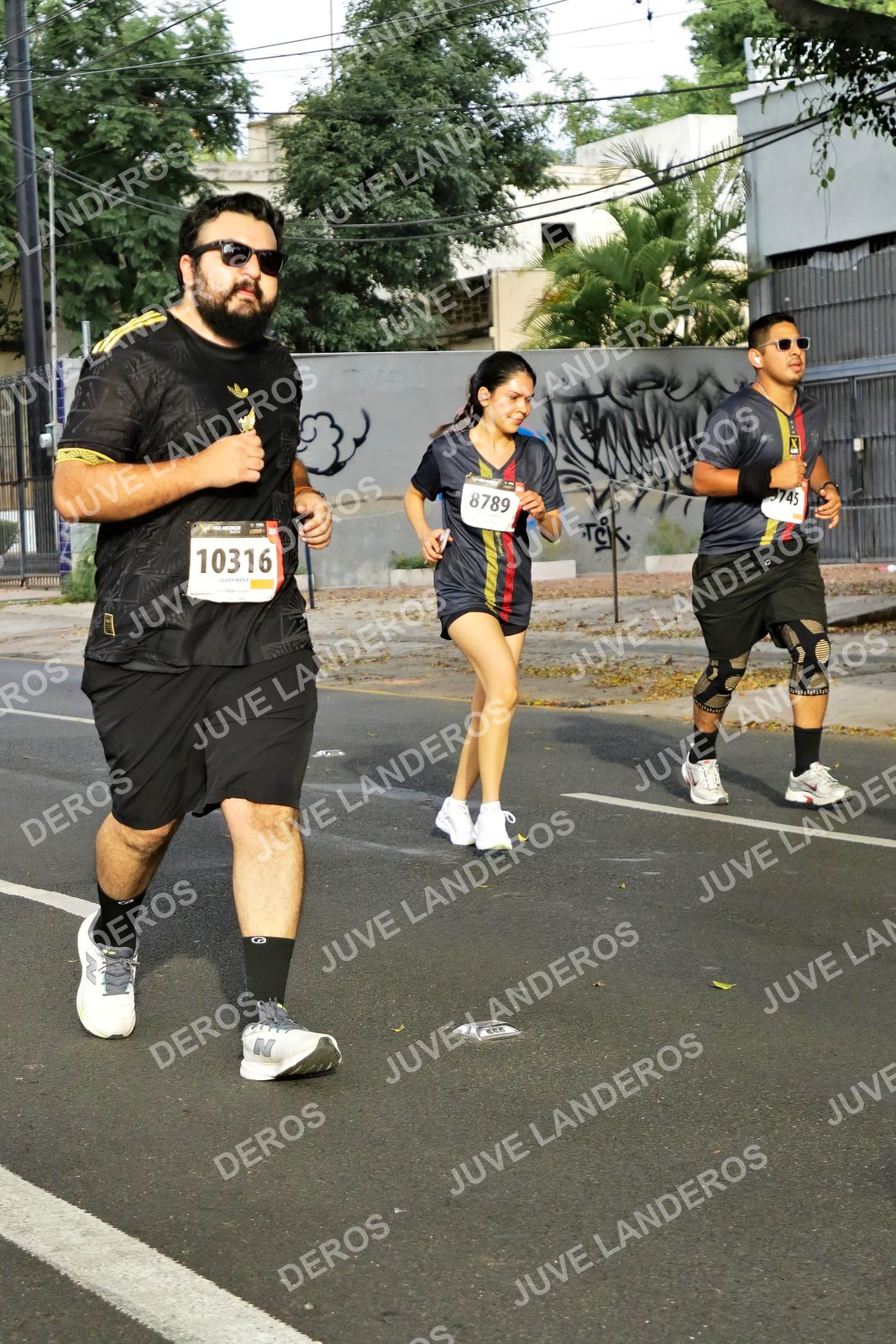 Foto de la X Carrera Leones Negros Red Cola 2026 en Rectoría General de la UdeG, Av. Juárez 976 (meta en Av. Enrique Díaz de León y Pedro Moreno), Guadalajara a las 08:06 · dorsal 10316, 8789