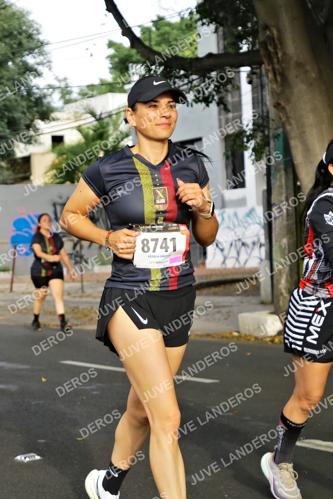 Foto de la X Carrera Leones Negros Red Cola 2026 en Rectoría General de la UdeG, Av. Juárez 976 (meta en Av. Enrique Díaz de León y Pedro Moreno), Guadalajara a las 08:07 · dorsal 8741