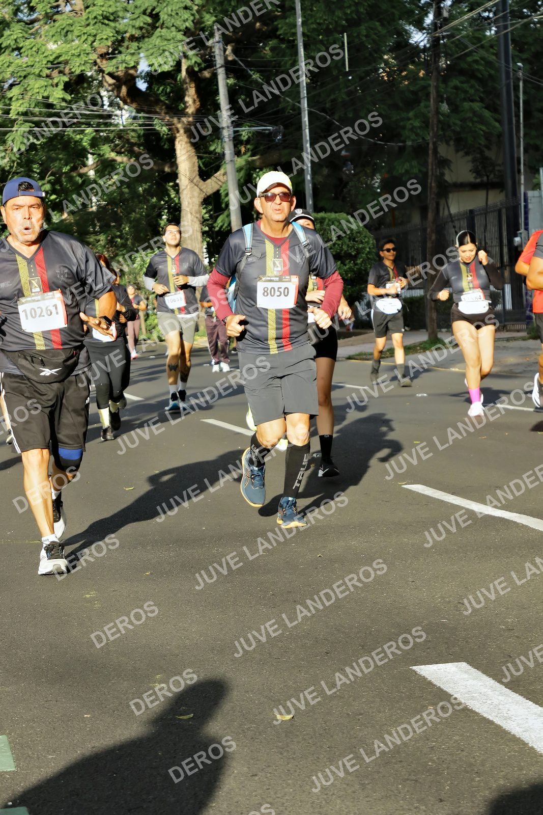 Foto de la X Carrera Leones Negros Red Cola 2026 en Rectoría General de la UdeG, Av. Juárez 976 (meta en Av. Enrique Díaz de León y Pedro Moreno), Guadalajara a las 07:55 · dorsal 8050, 10261