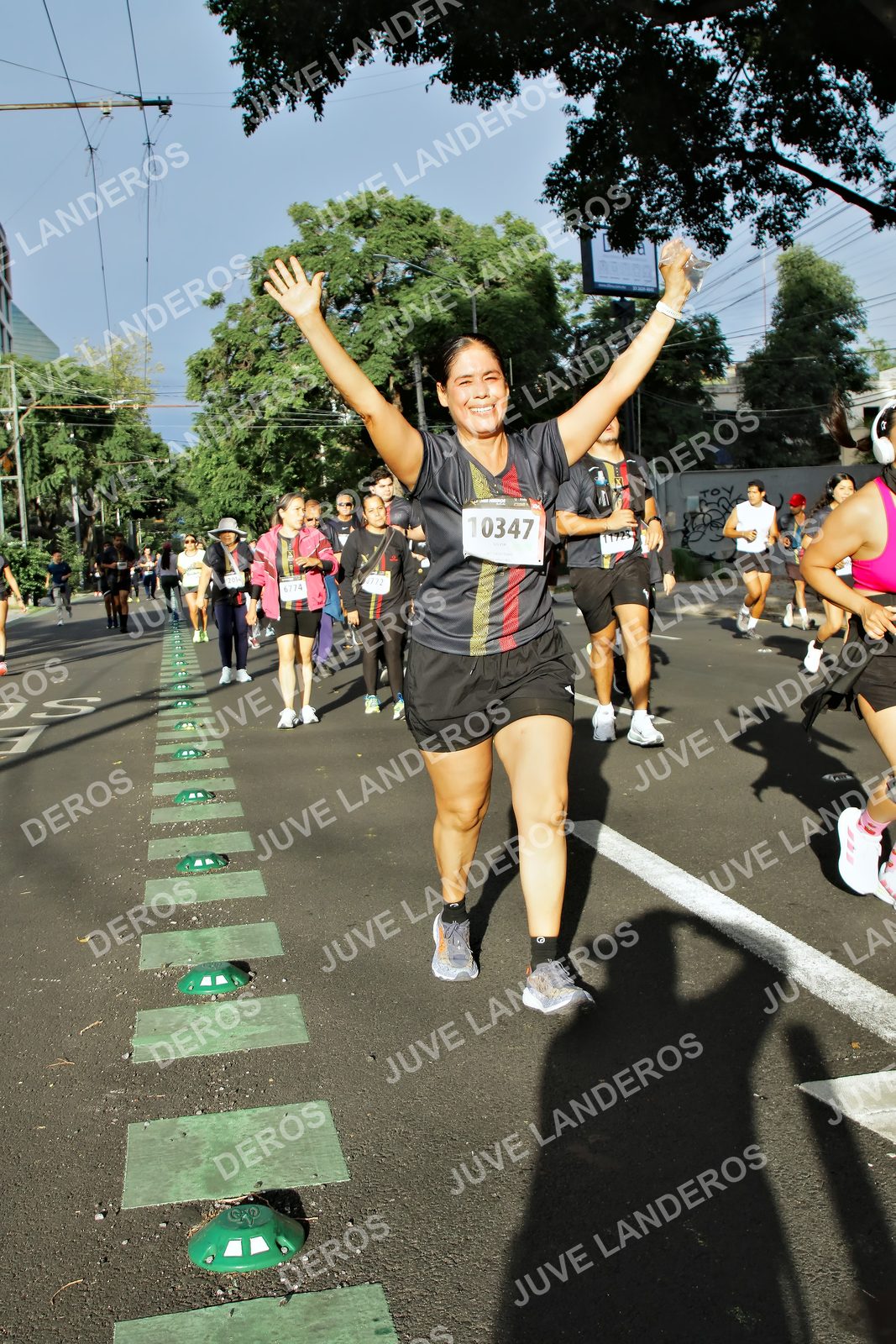 Foto de la X Carrera Leones Negros Red Cola 2026 en Rectoría General de la UdeG, Av. Juárez 976 (meta en Av. Enrique Díaz de León y Pedro Moreno), Guadalajara a las 07:56 · dorsal 10347, 2014