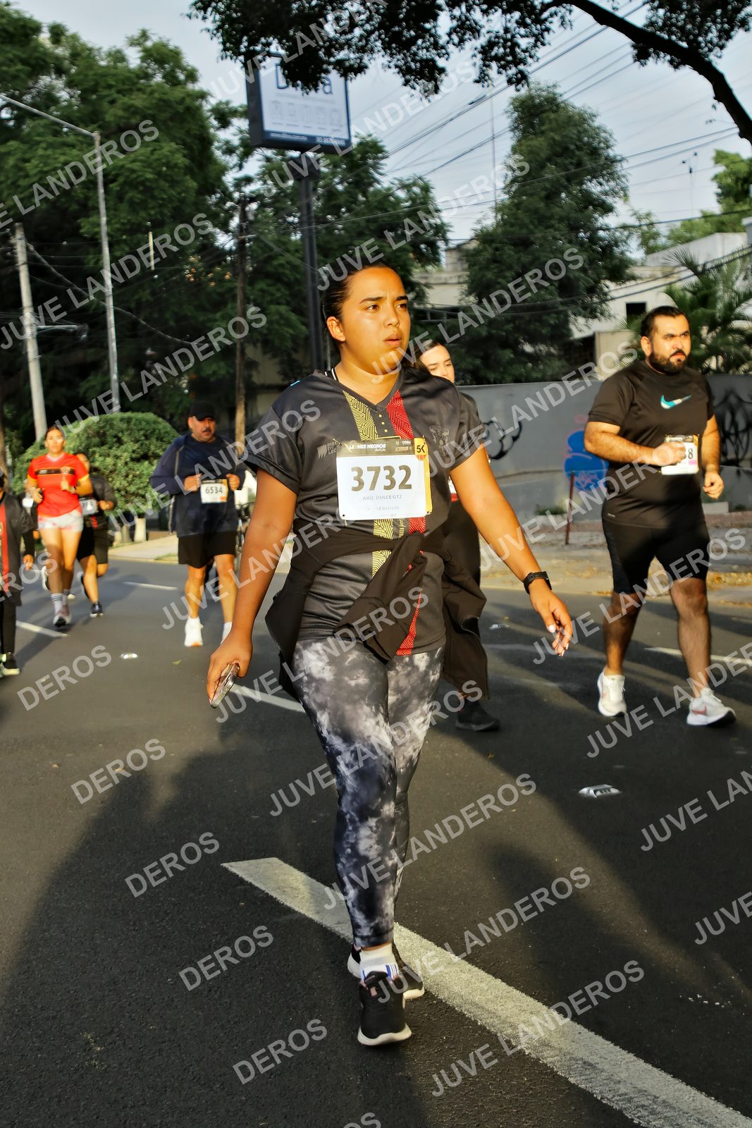 Foto de la X Carrera Leones Negros Red Cola 2026 en Rectoría General de la UdeG, Av. Juárez 976 (meta en Av. Enrique Díaz de León y Pedro Moreno), Guadalajara a las 07:23 · dorsal 3732, 6534