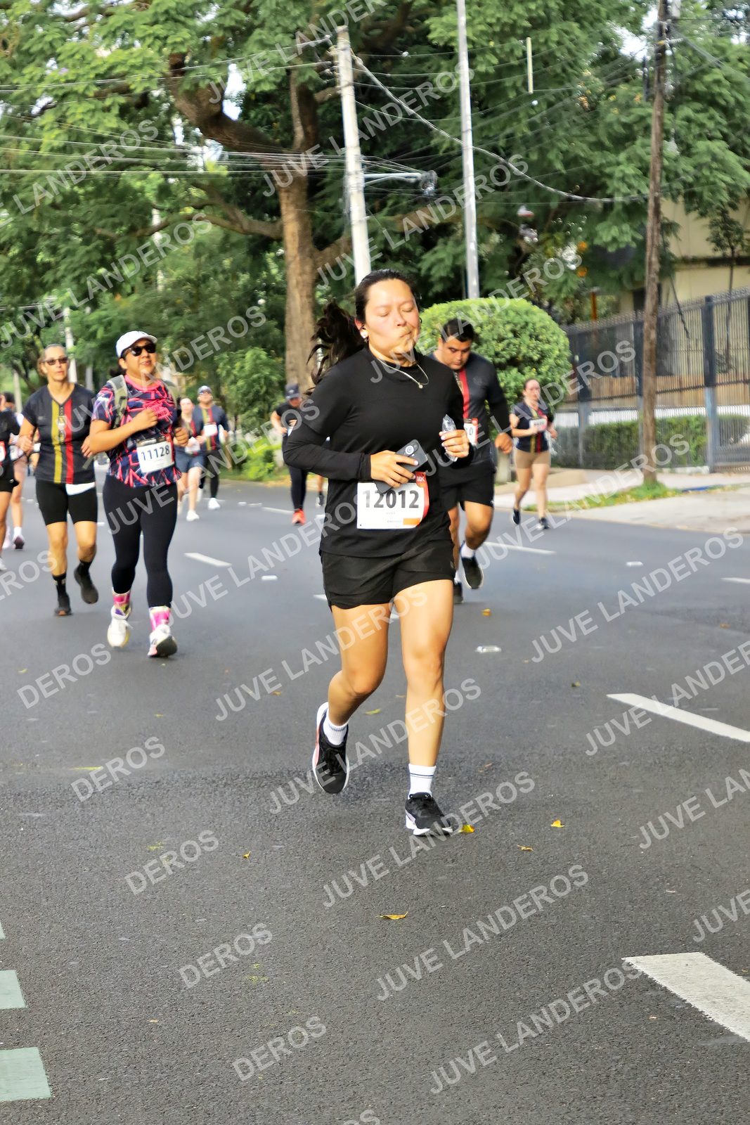 Foto de la X Carrera Leones Negros Red Cola 2026 en Rectoría General de la UdeG, Av. Juárez 976 (meta en Av. Enrique Díaz de León y Pedro Moreno), Guadalajara a las 08:08 · dorsal 12012, 11128
