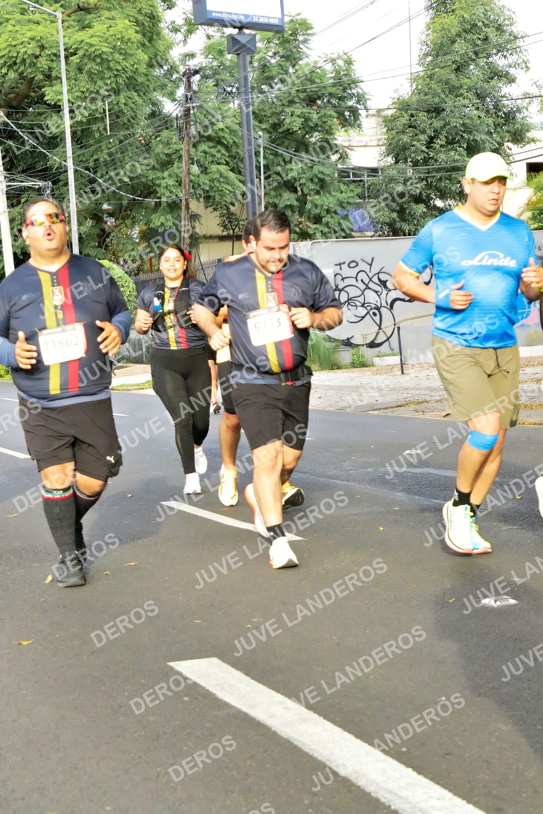 Foto de la X Carrera Leones Negros Red Cola 2026 en Rectoría General de la UdeG, Av. Juárez 976 (meta en Av. Enrique Díaz de León y Pedro Moreno), Guadalajara a las 08:06 · dorsal 11862, 9773