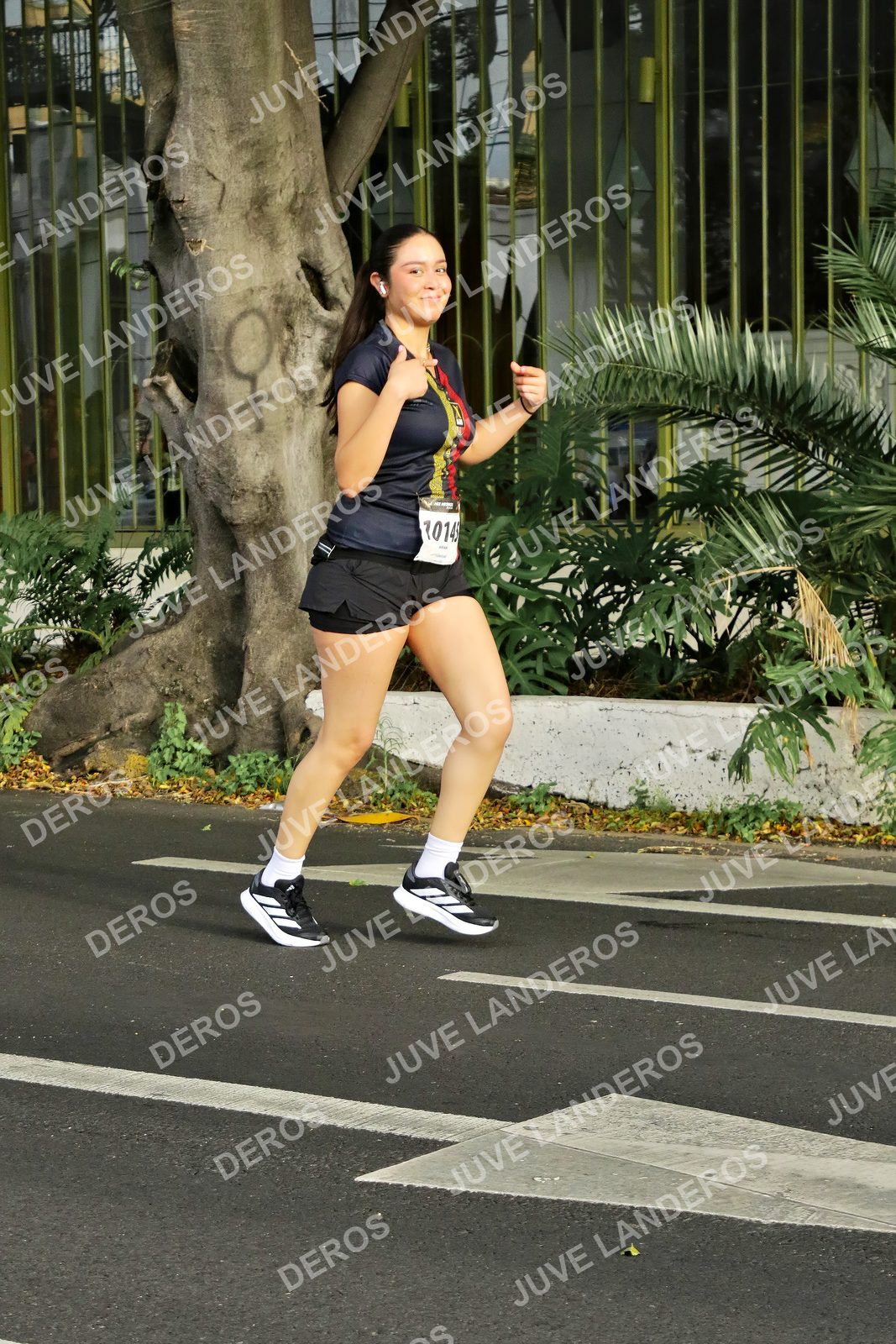 Foto de la X Carrera Leones Negros Red Cola 2026 en Rectoría General de la UdeG, Av. Juárez 976 (meta en Av. Enrique Díaz de León y Pedro Moreno), Guadalajara a las 08:08