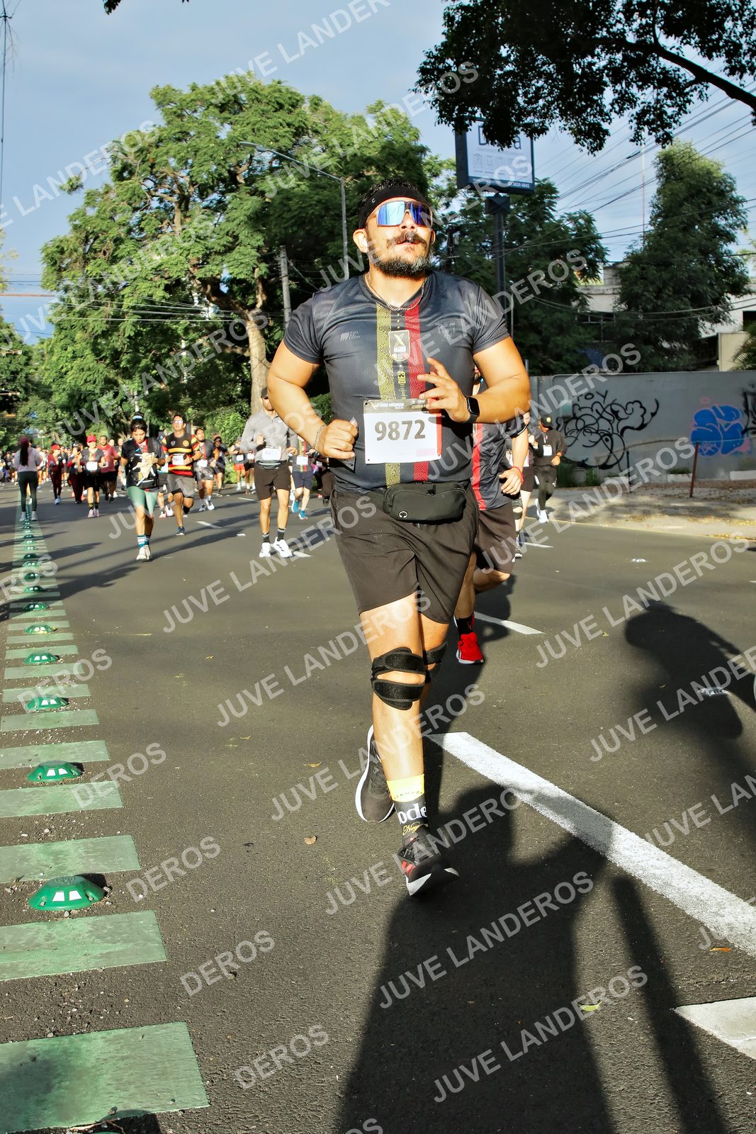 Foto de la X Carrera Leones Negros Red Cola 2026 en Rectoría General de la UdeG, Av. Juárez 976 (meta en Av. Enrique Díaz de León y Pedro Moreno), Guadalajara a las 07:48 · dorsal 9872