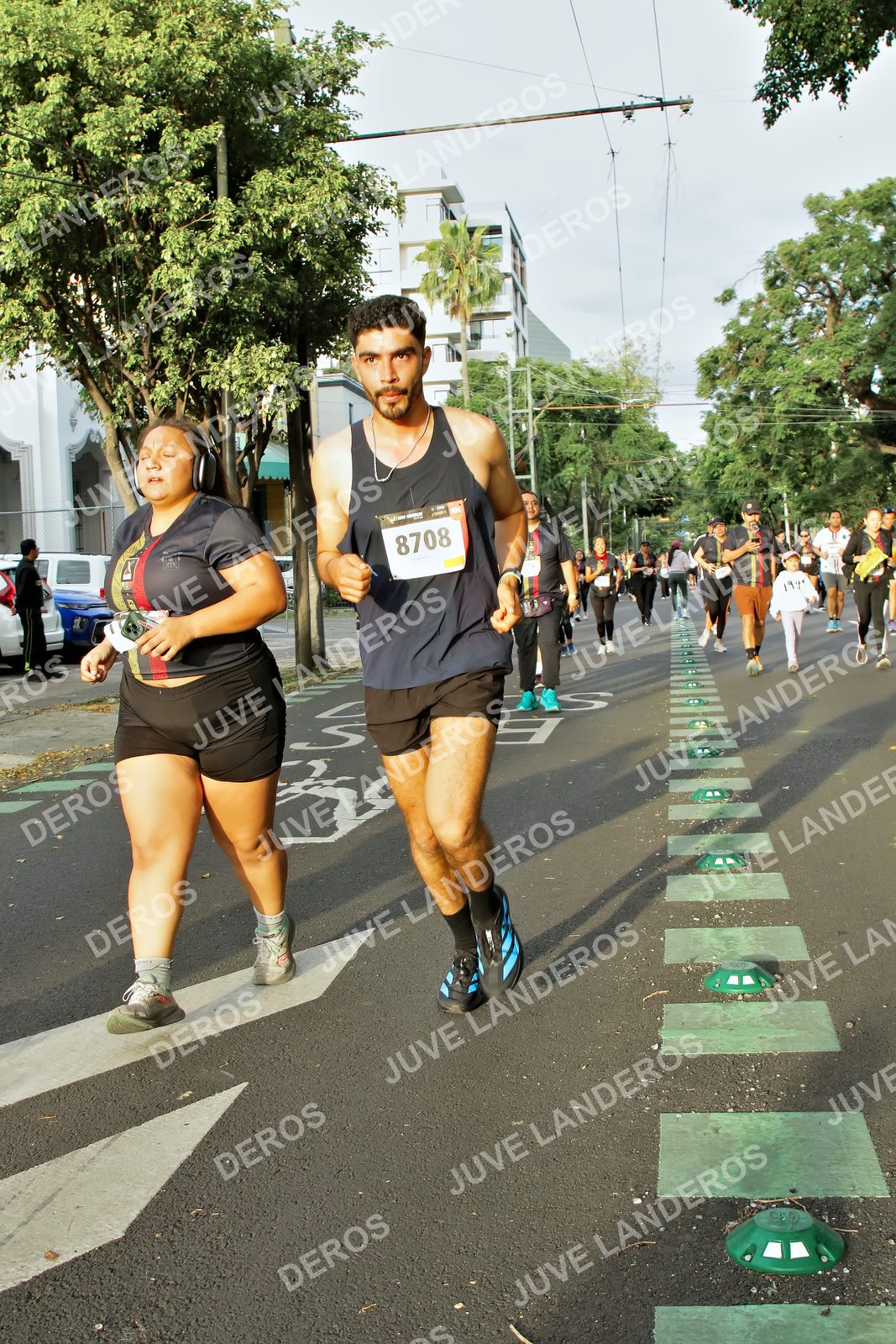Foto de la X Carrera Leones Negros Red Cola 2026 en Rectoría General de la UdeG, Av. Juárez 976 (meta en Av. Enrique Díaz de León y Pedro Moreno), Guadalajara a las 07:34 · dorsal 8708
