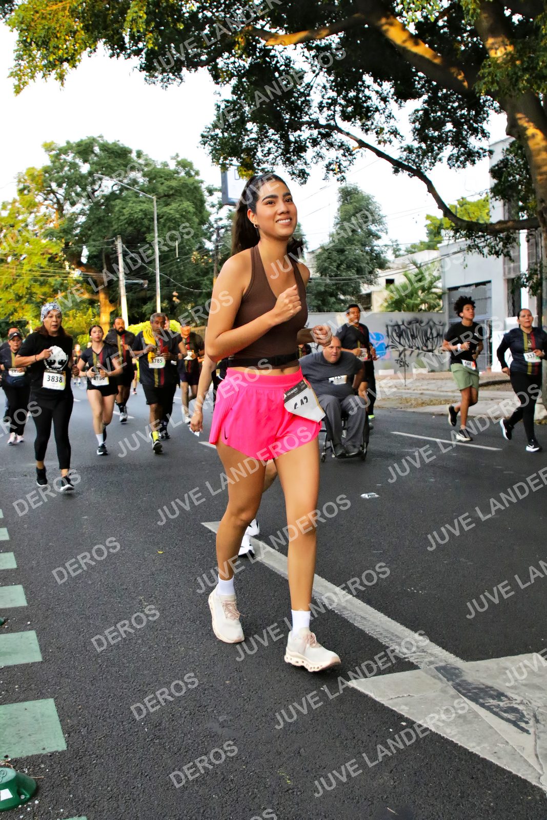 Foto de la X Carrera Leones Negros Red Cola 2026 en Rectoría General de la UdeG, Av. Juárez 976 (meta en Av. Enrique Díaz de León y Pedro Moreno), Guadalajara a las 05:06 · dorsal 3838, 785