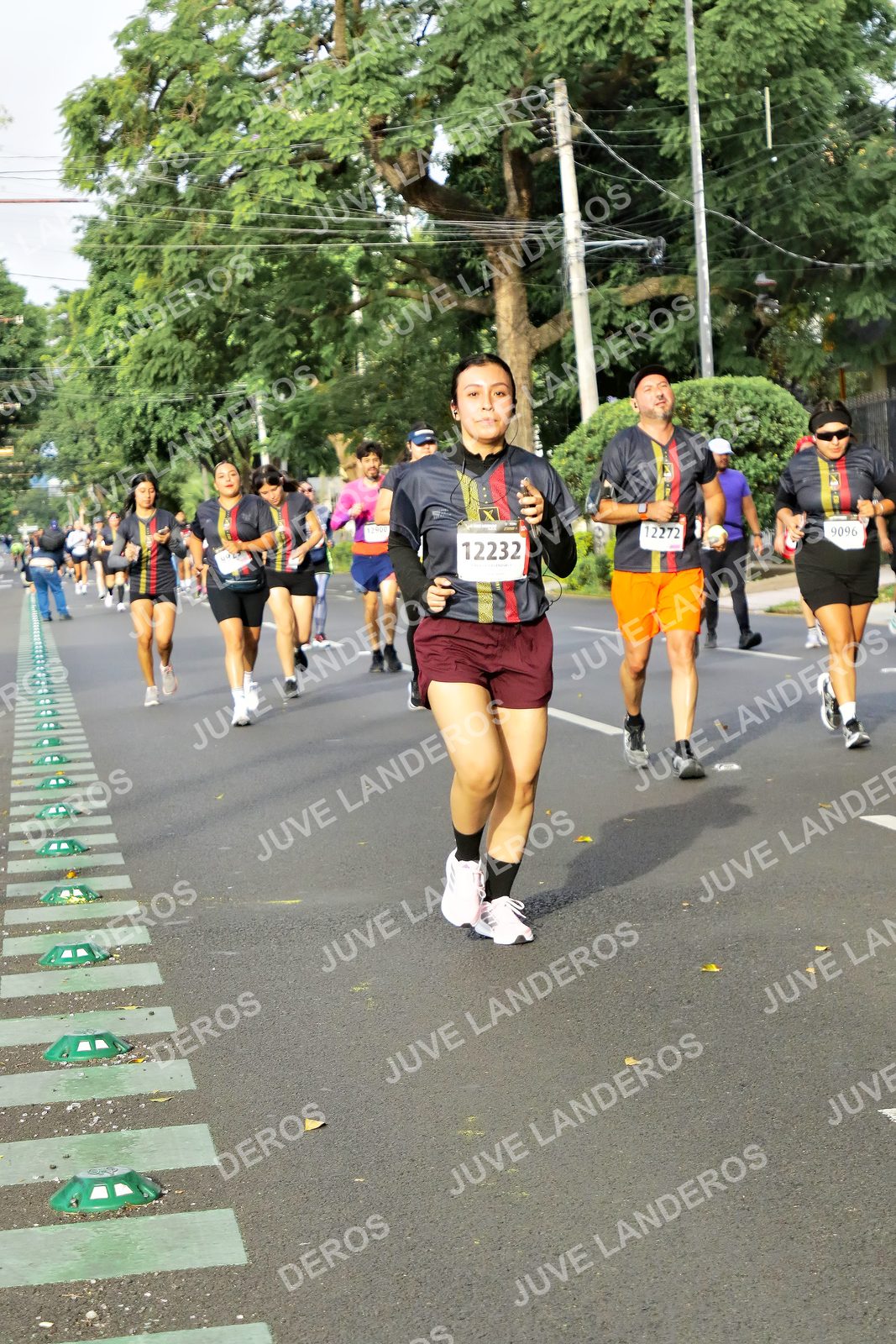 Foto de la X Carrera Leones Negros Red Cola 2026 en Rectoría General de la UdeG, Av. Juárez 976 (meta en Av. Enrique Díaz de León y Pedro Moreno), Guadalajara a las 08:10 · dorsal 12232, 9096, 12272