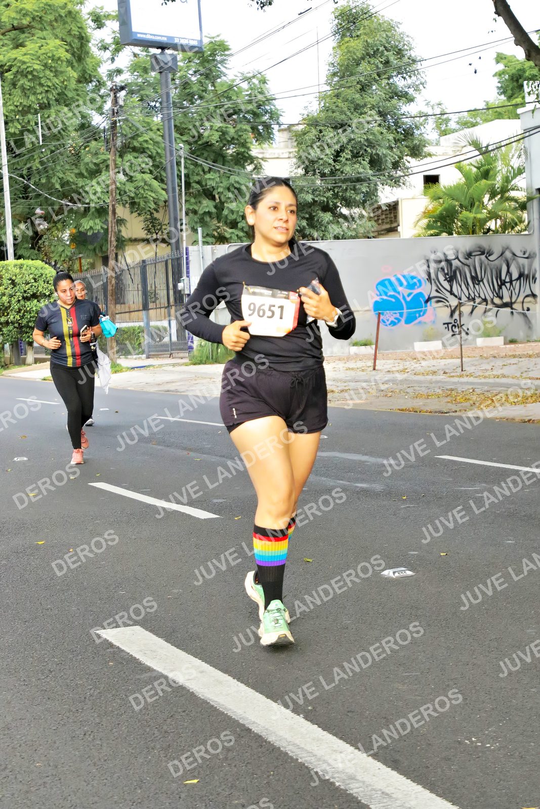 Foto de la X Carrera Leones Negros Red Cola 2026 en Rectoría General de la UdeG, Av. Juárez 976 (meta en Av. Enrique Díaz de León y Pedro Moreno), Guadalajara a las 08:15 · dorsal 9651