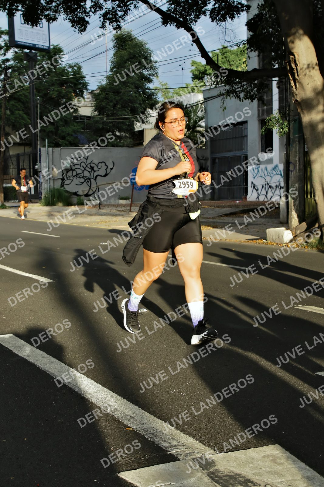 Foto de la X Carrera Leones Negros Red Cola 2026 en Rectoría General de la UdeG, Av. Juárez 976 (meta en Av. Enrique Díaz de León y Pedro Moreno), Guadalajara a las 07:39 · dorsal 2959