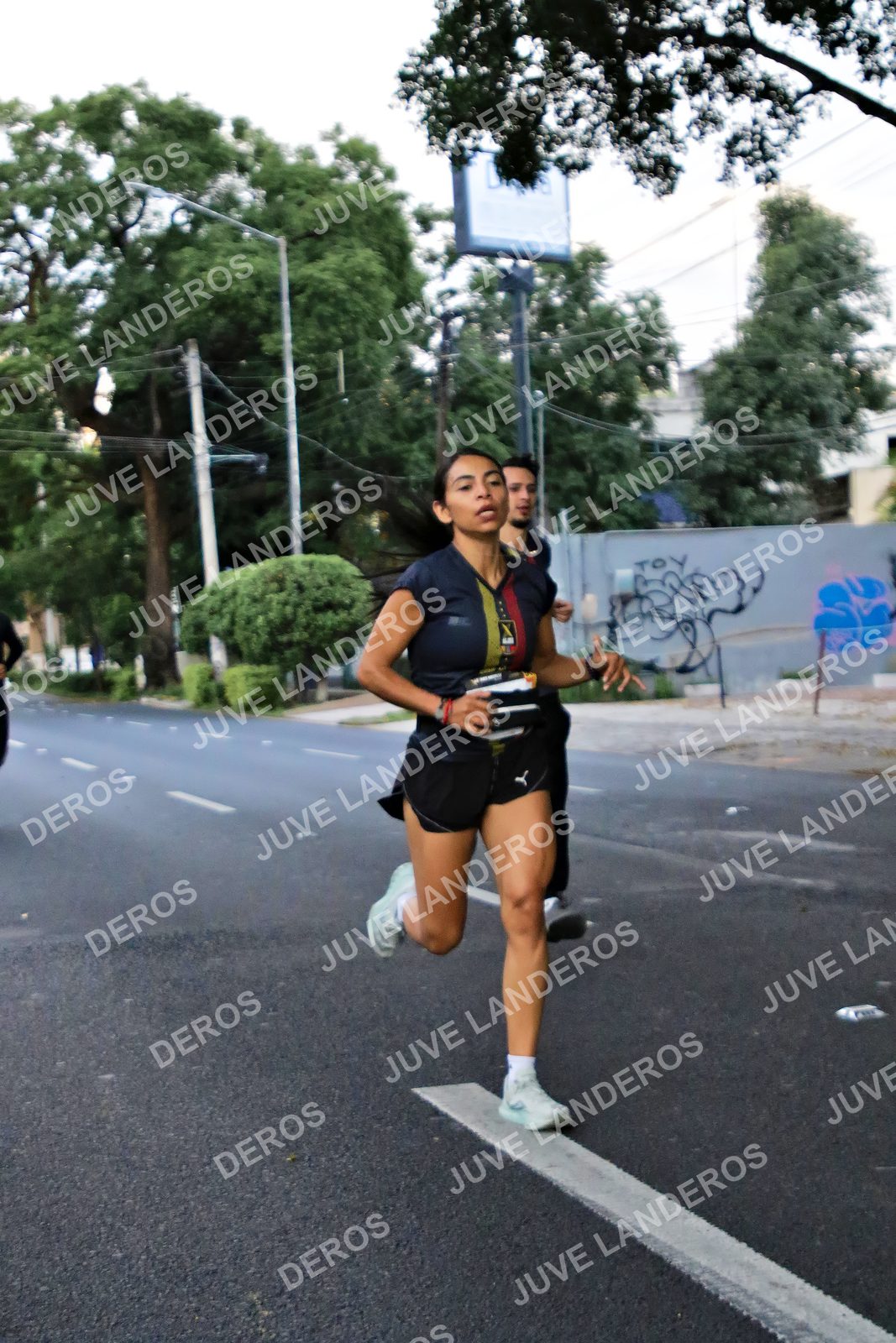 Foto de la X Carrera Leones Negros Red Cola 2026 en Rectoría General de la UdeG, Av. Juárez 976 (meta en Av. Enrique Díaz de León y Pedro Moreno), Guadalajara a las 04:56